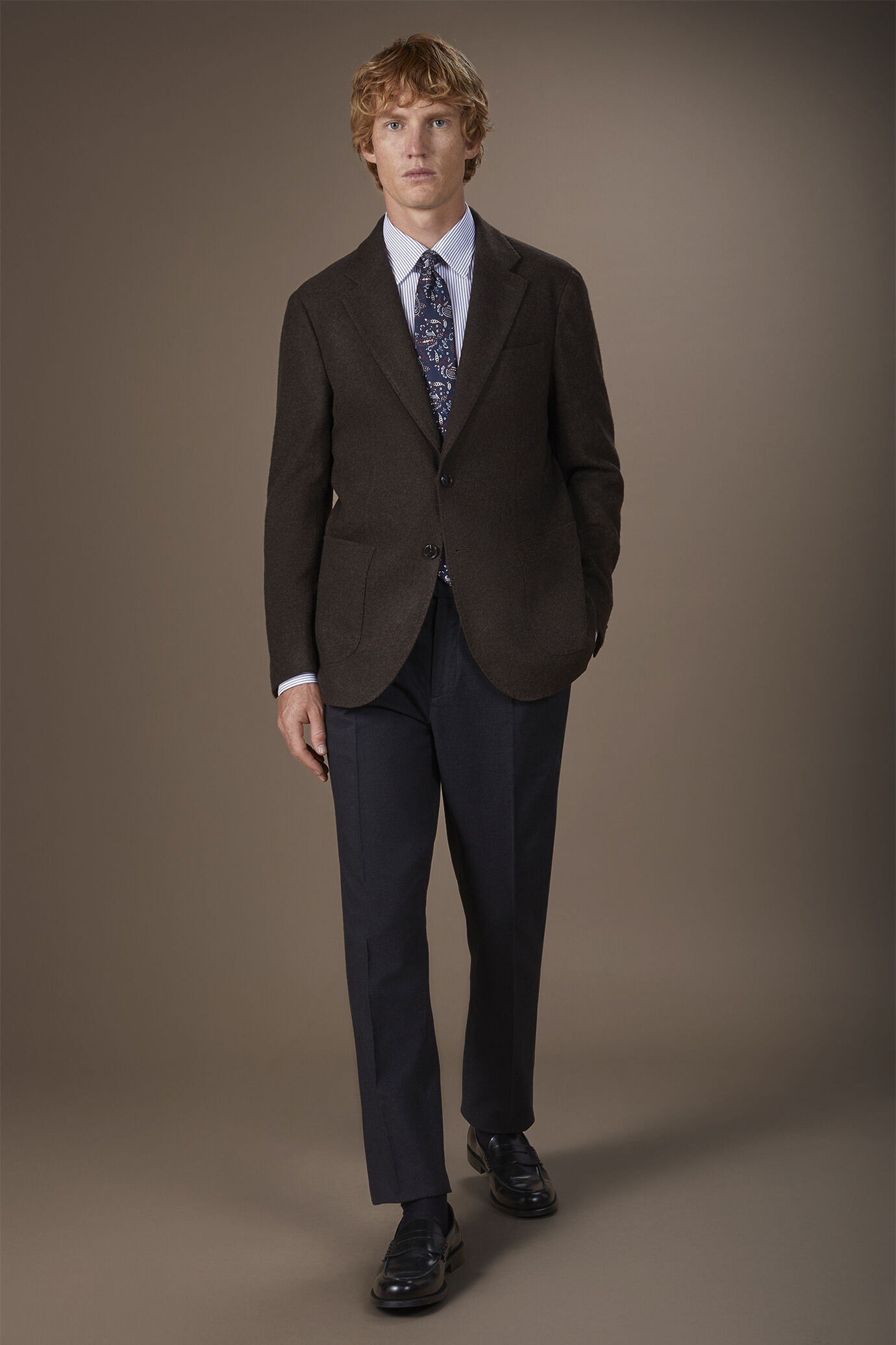 Camicia uomo collo francese adatta ai gemelli in 100% cotone con riga larga image number 1