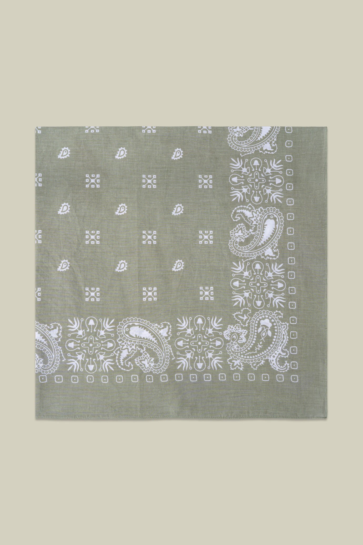 Men's 100% cotton paisley pattern scarf image number 1