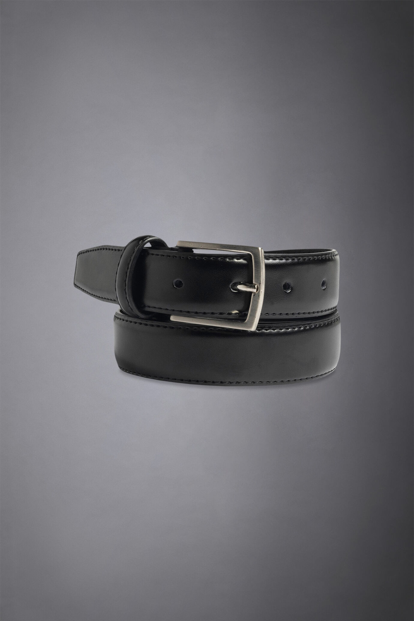Men's belt covered in genuine leather