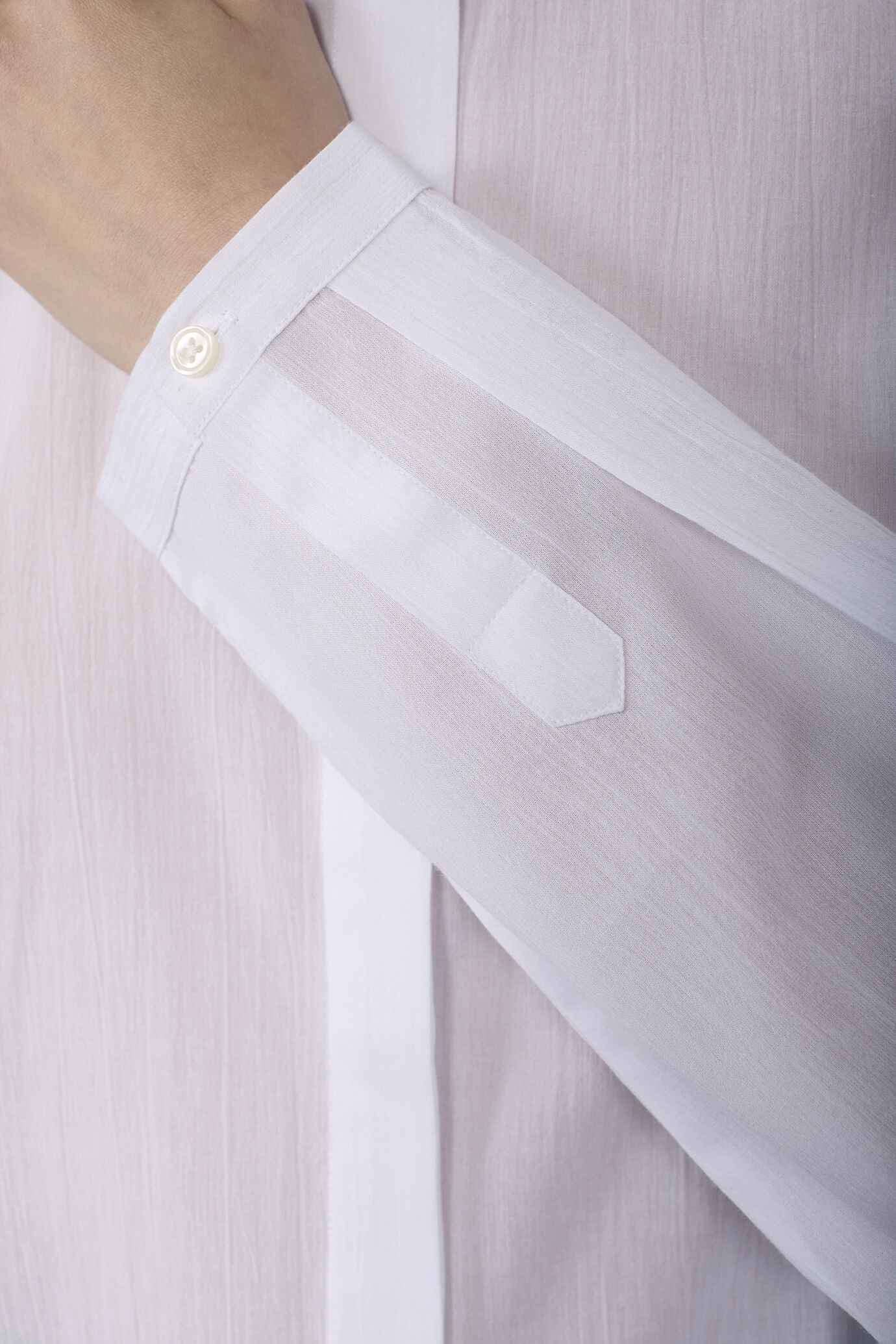 Women's boxy shirt French collar pure cotton with creased effect image number 3