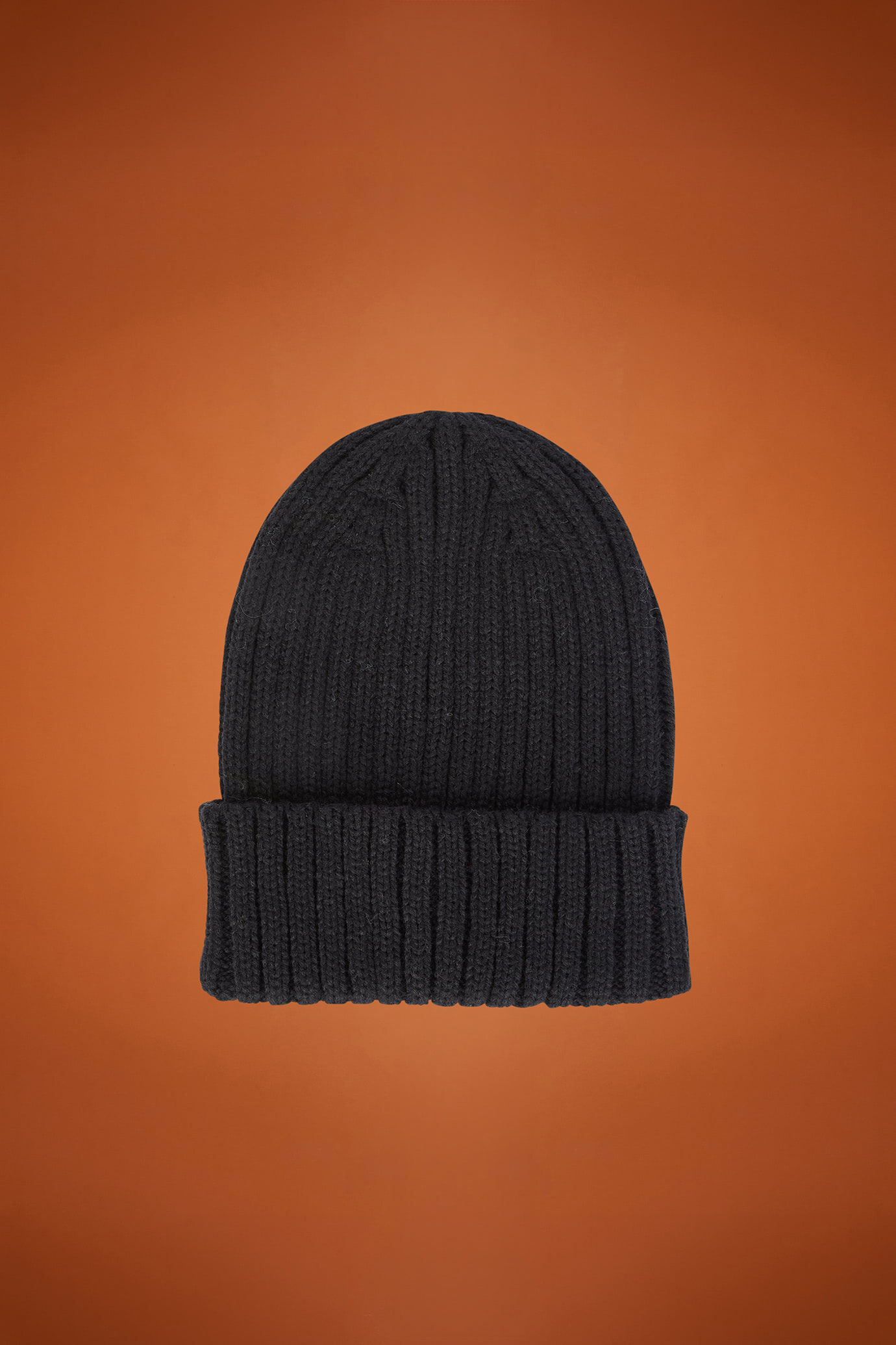Men's ribbed knit hat in a wool blend