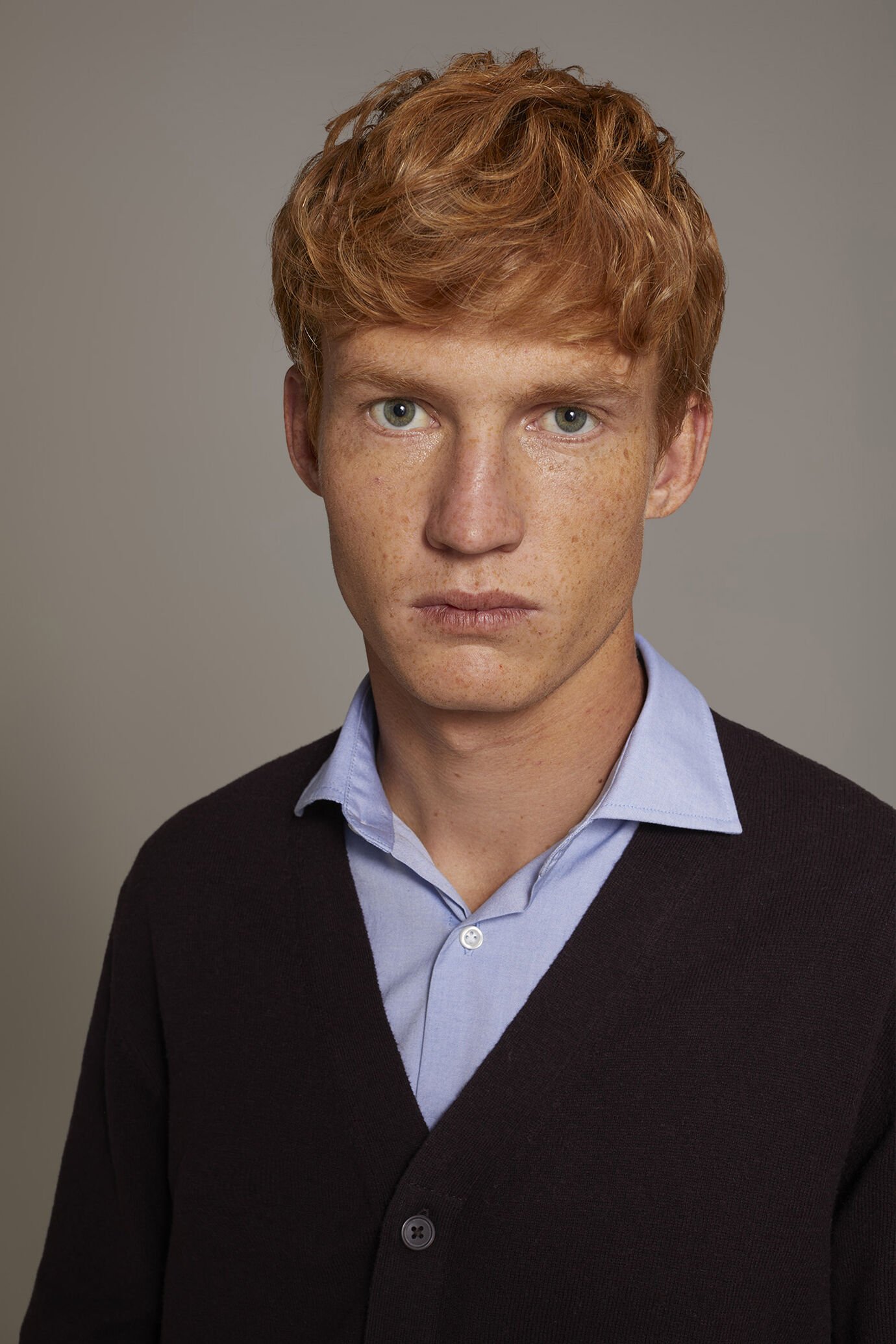 Cardigan scollo a V misto lana image number 2