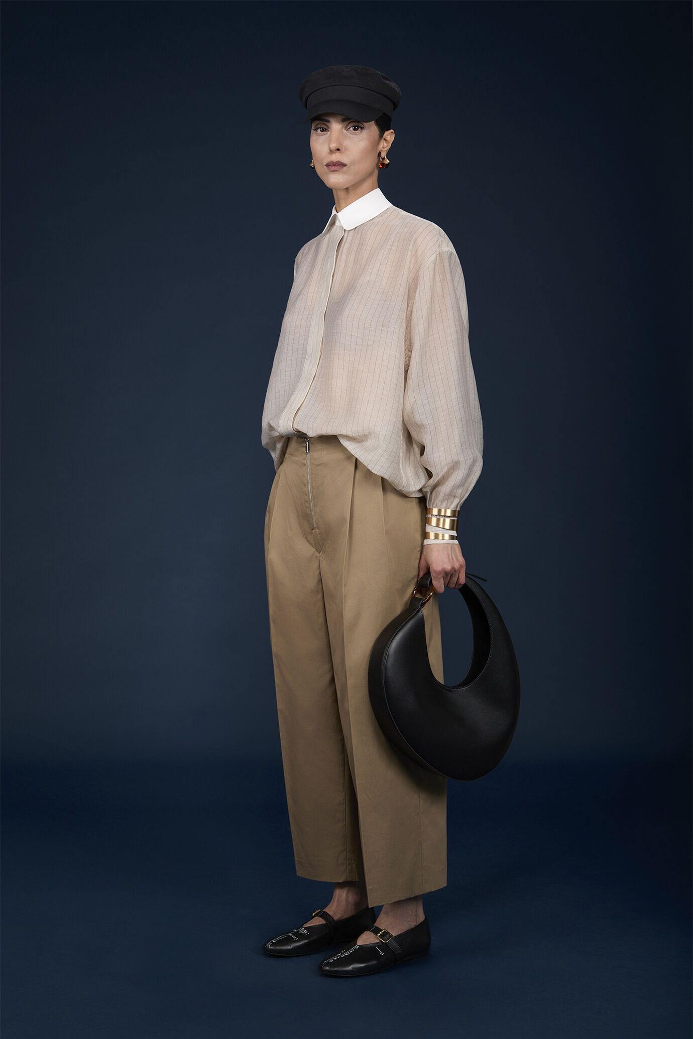 Women's carrot trousers, wide waist with visible zip, 100% cotton image number 0