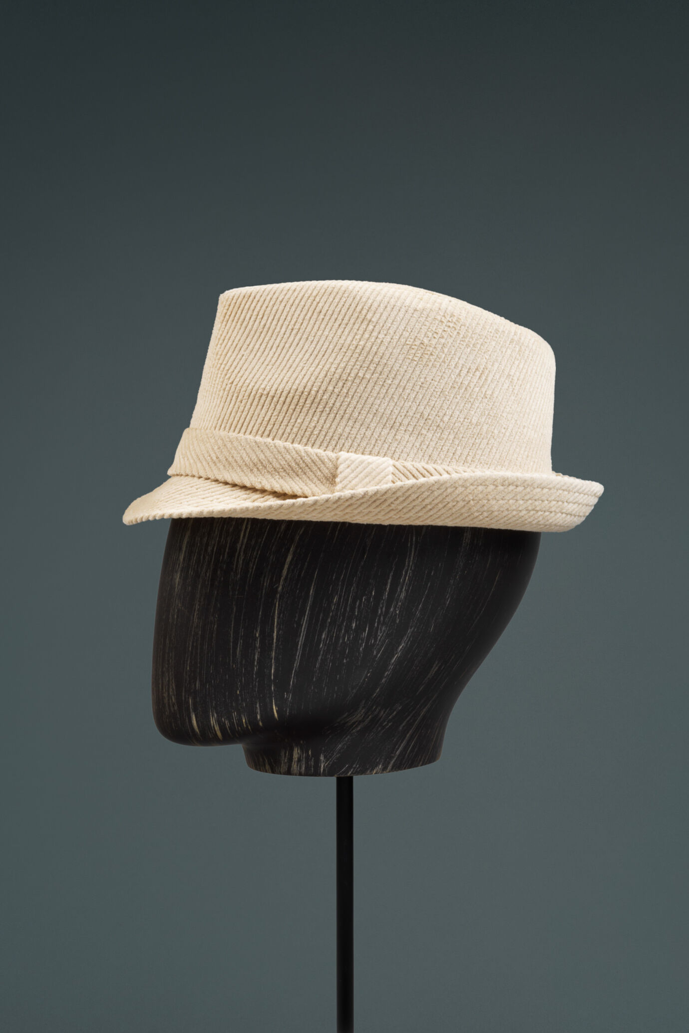 Ribbed fedora hat