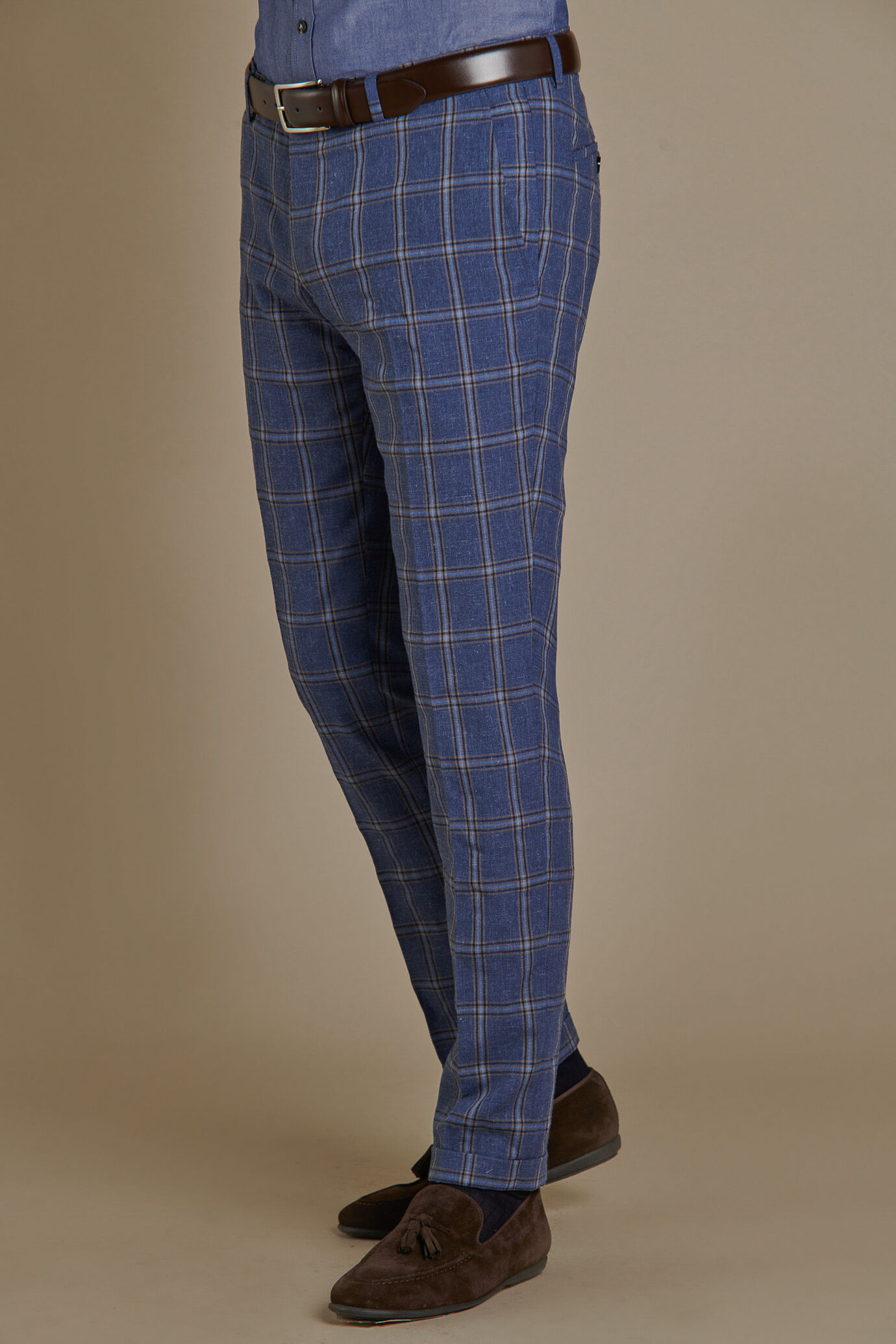 Single breasted suit and trousers with turn up image number 4