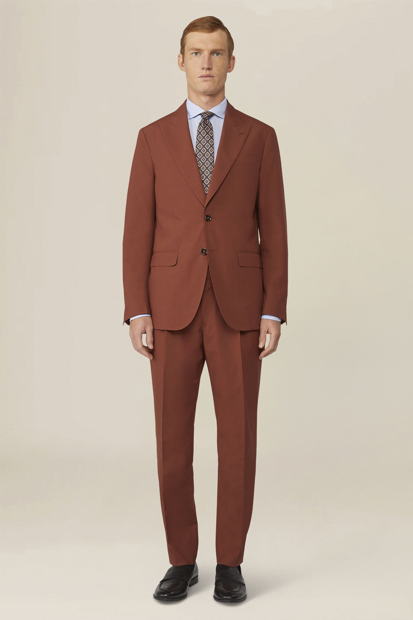 Costume homme uni avec veste &agrave; col en pointe, coupe classique image number 1