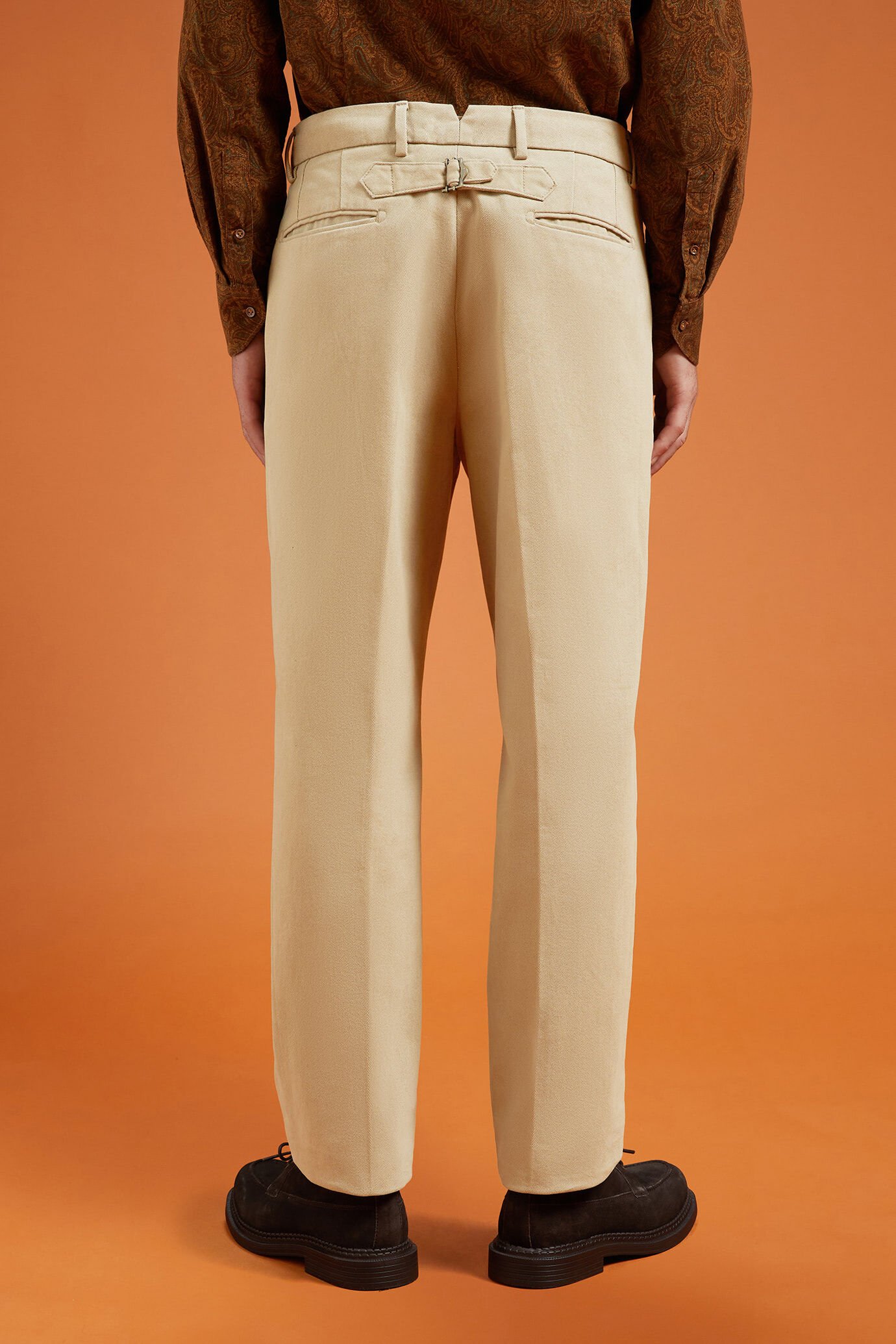 Pantalone uomo con pince tessuto in tela diagonale regular fit image number 2