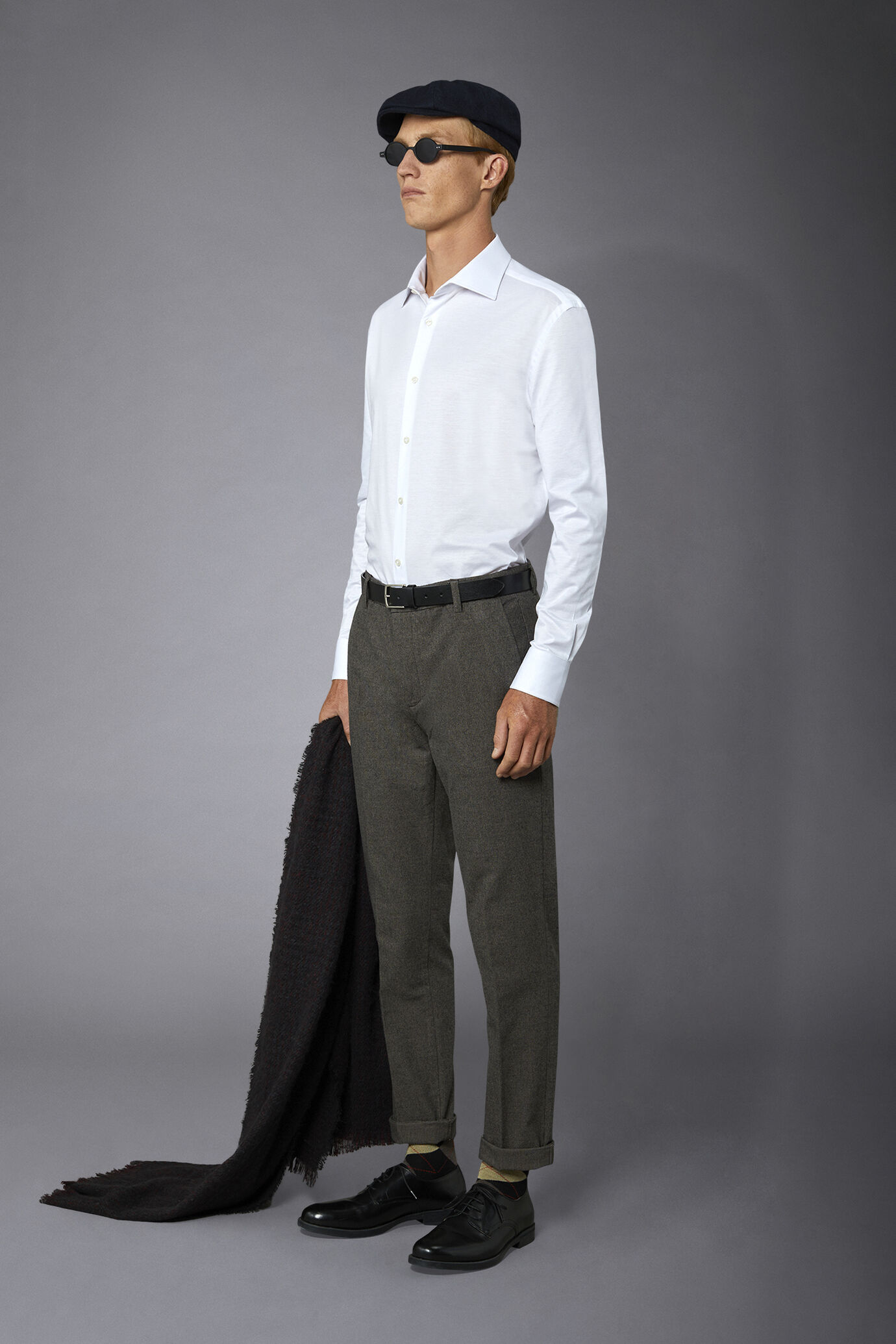 Men's regular fit chino pants image number 1