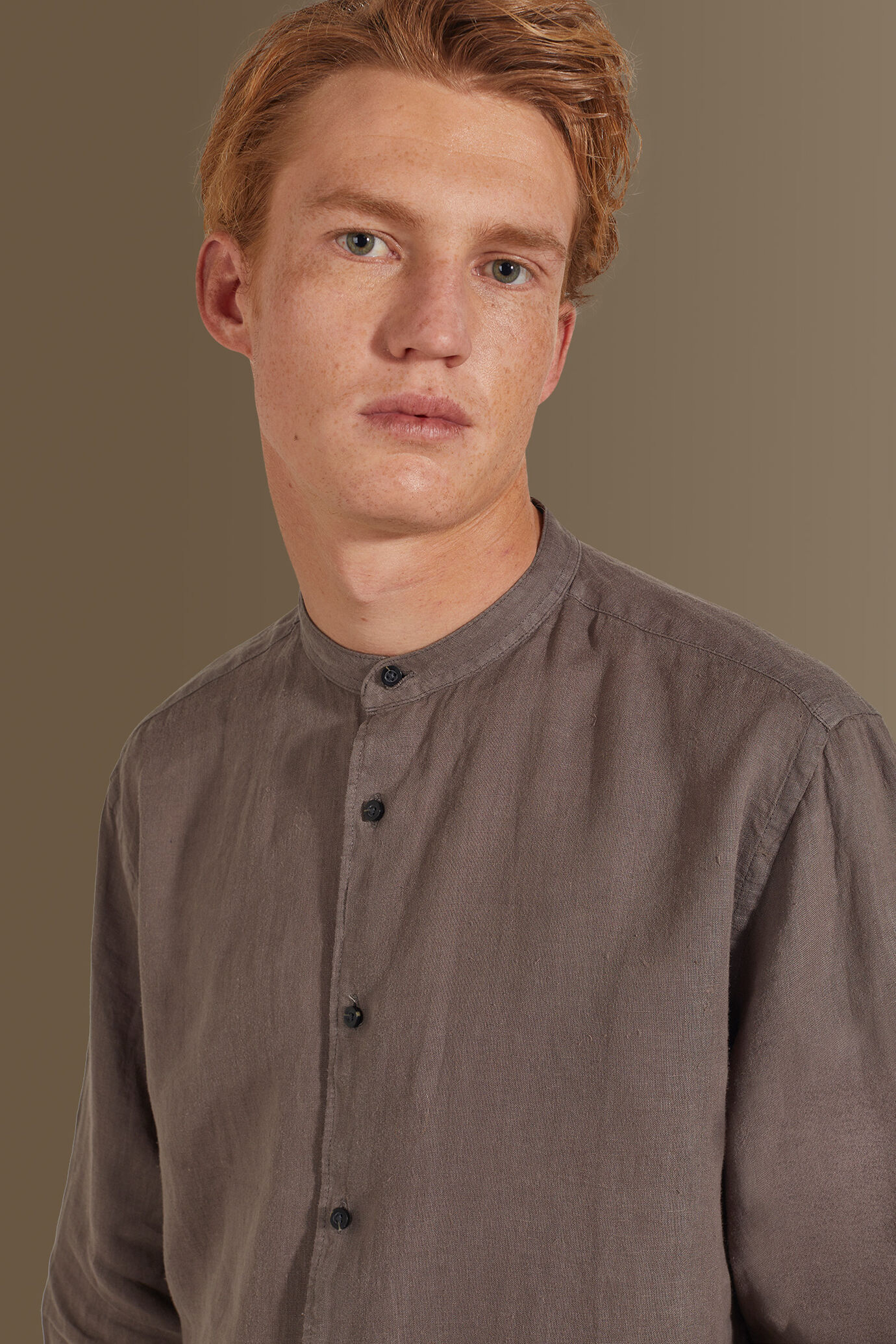 Camicia casual collo coreano 100% lino tinta unita uomo image number 2