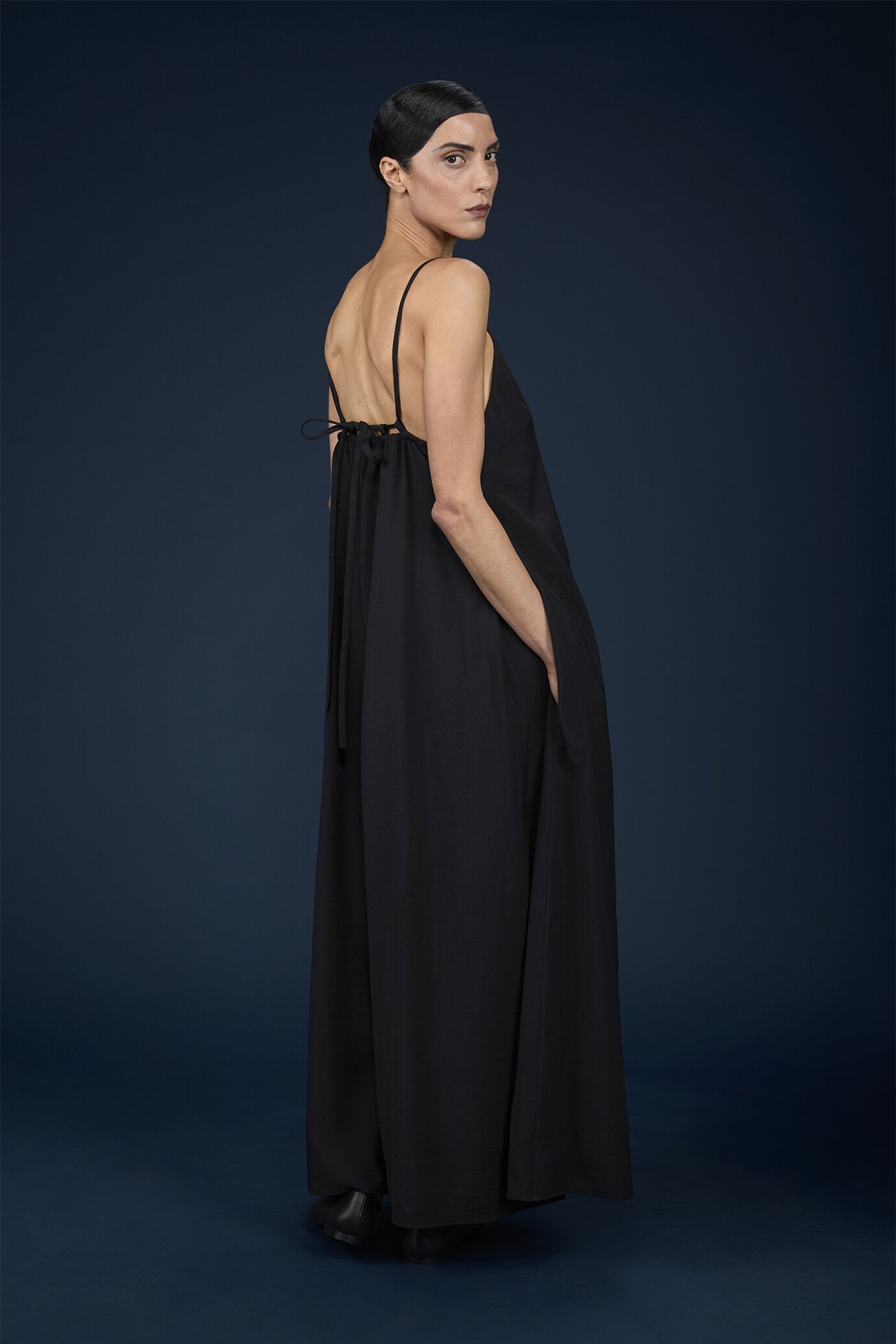 Ausgestellter Damen-Jumpsuit mit dünnen Trägern image number 4
