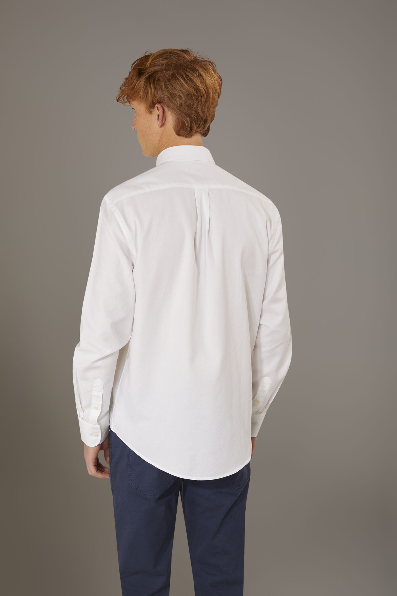 Camicia lavata button down comfort fit tessuto oxford ultra leggero image number 2