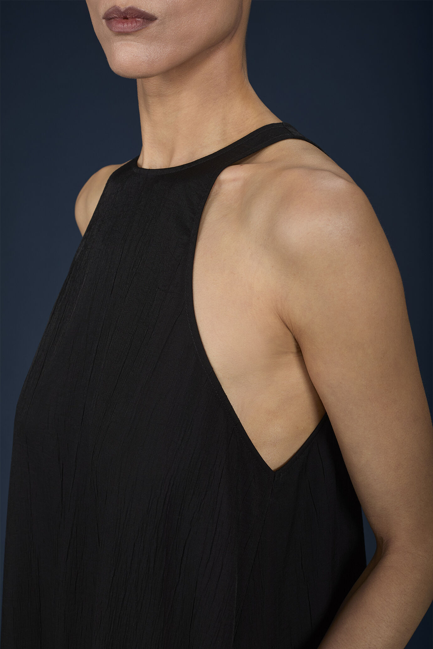 Robe longue pour femme en tissu léger avec dos nageur image number 3