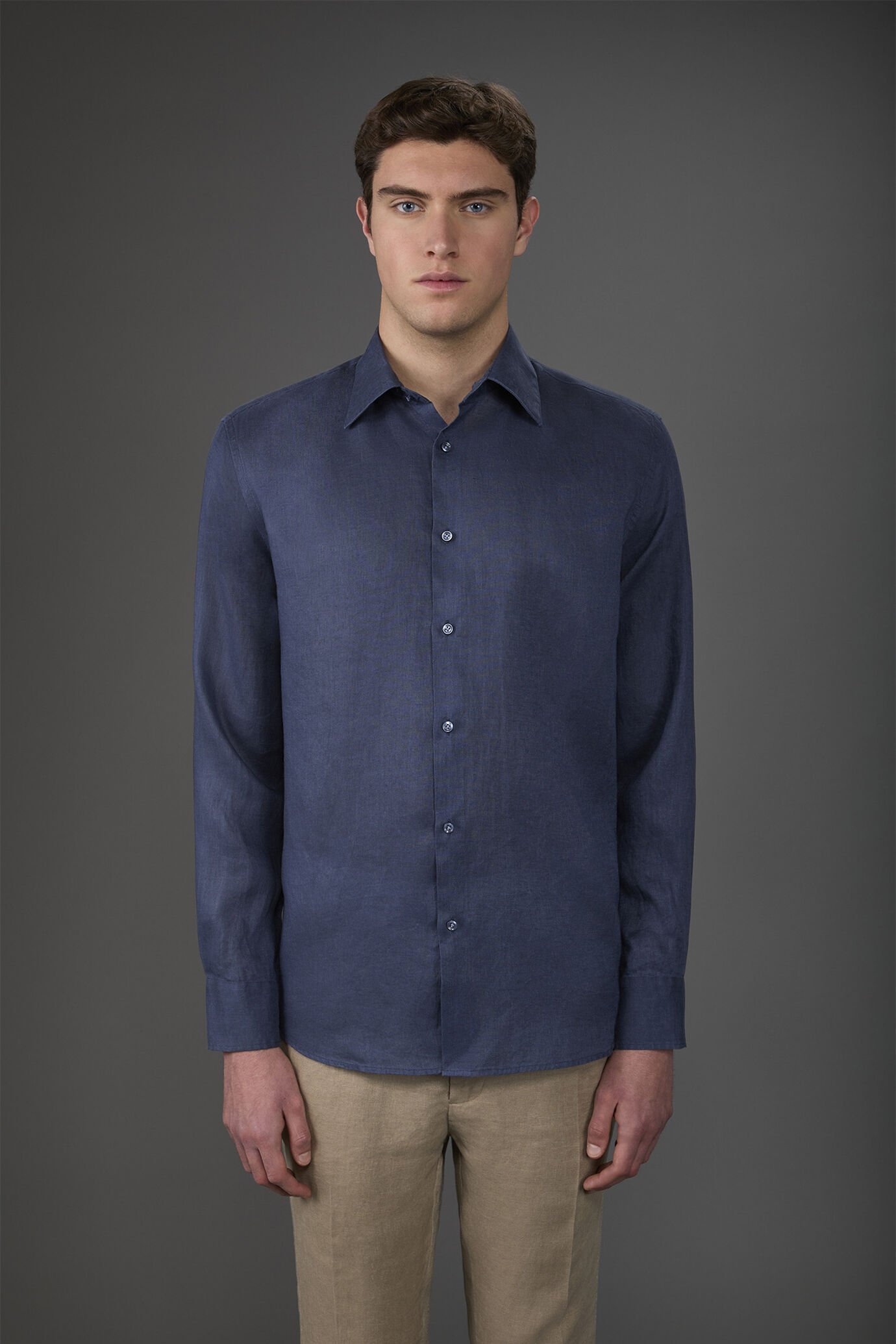 Men's casual shirt with classic collar, 100% linen