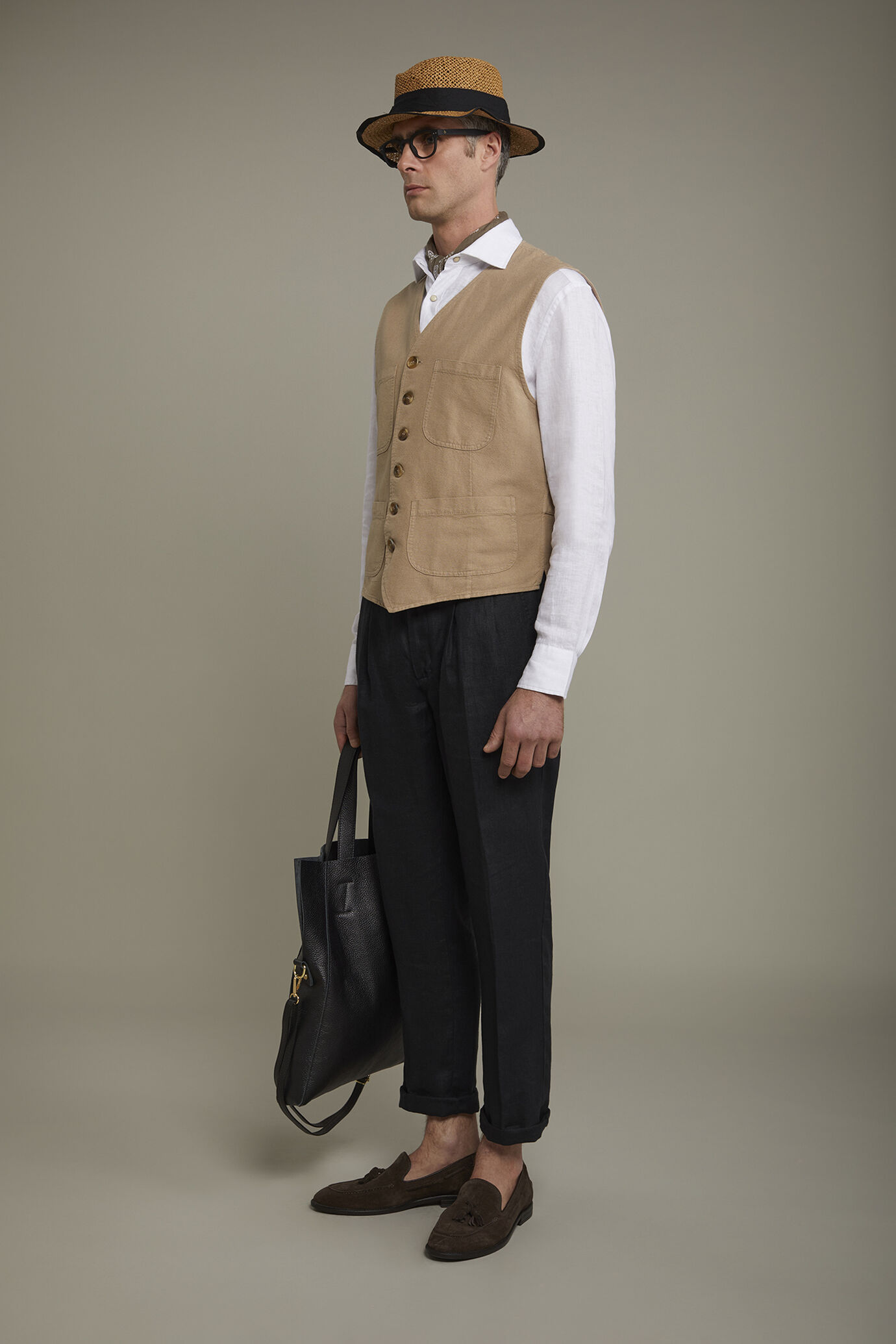 Men's linen and cotton sports waistcoat with patch pockets regular fit image number 1