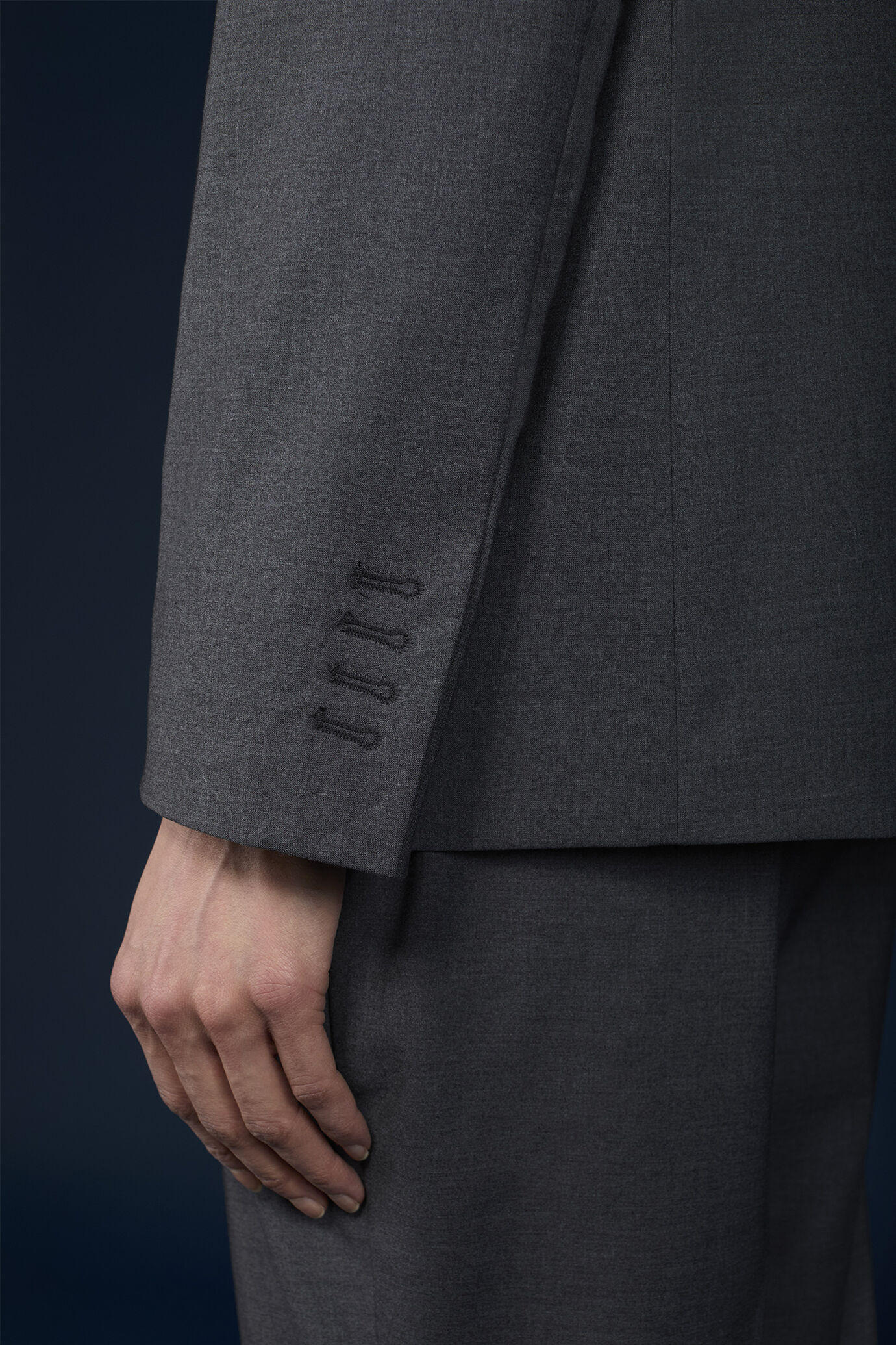 Women's formal single-breasted jacket with peak lapel image number 3