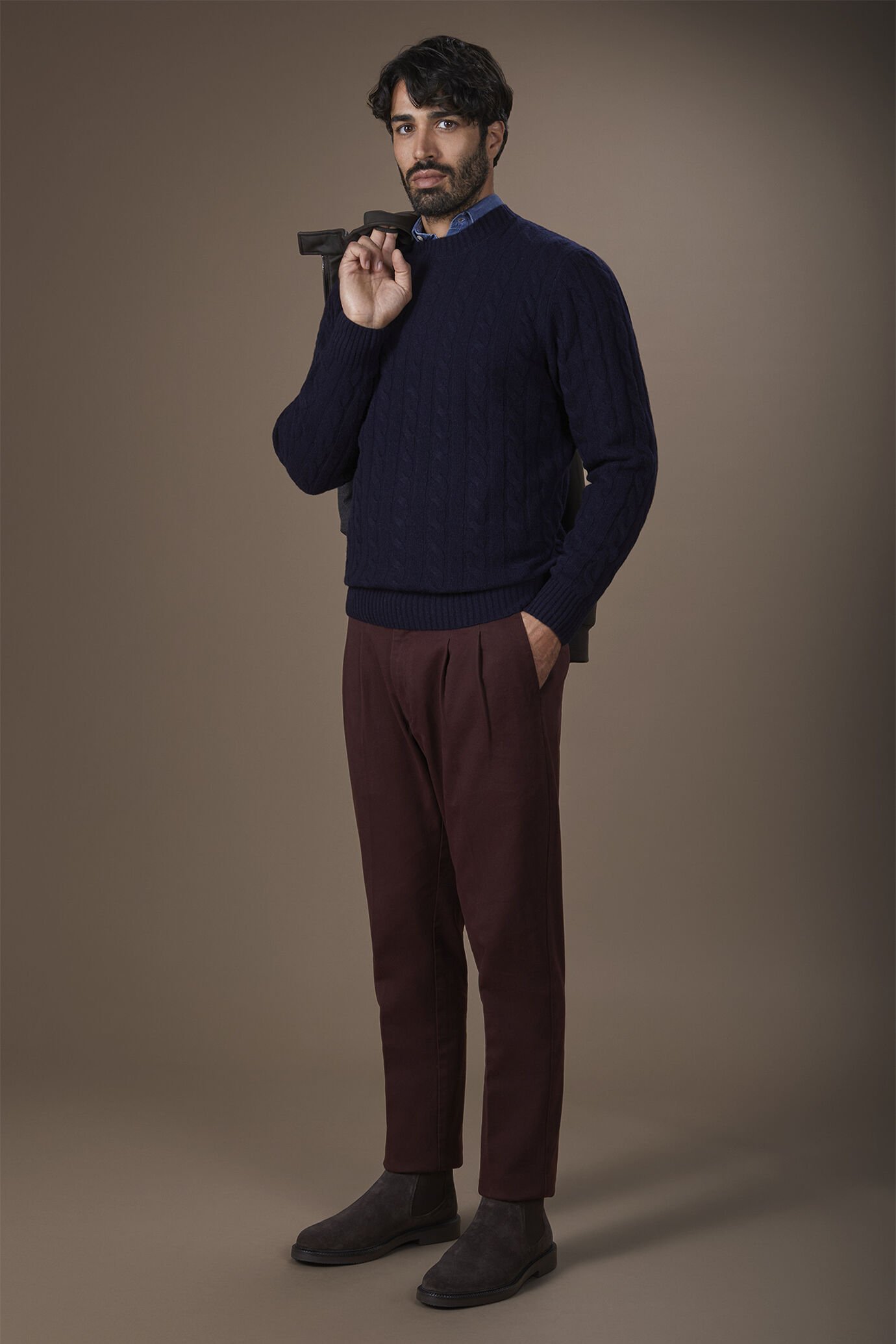 Men's lambswool crew neck jumper in a regular fit image number 1