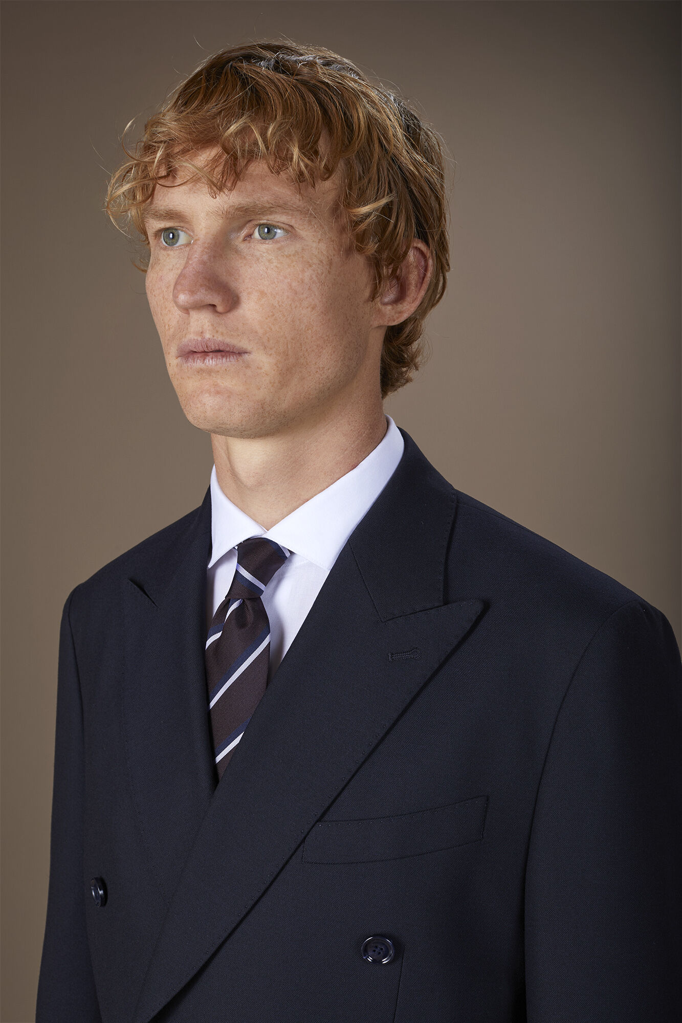 Men's regular fit double-breasted suit featuring a jacket