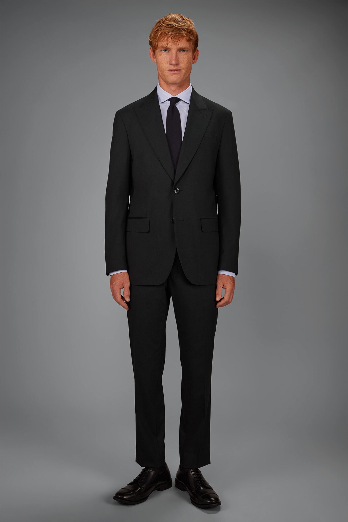 Men's regular fit single-breasted suit in plain fabric image number 1