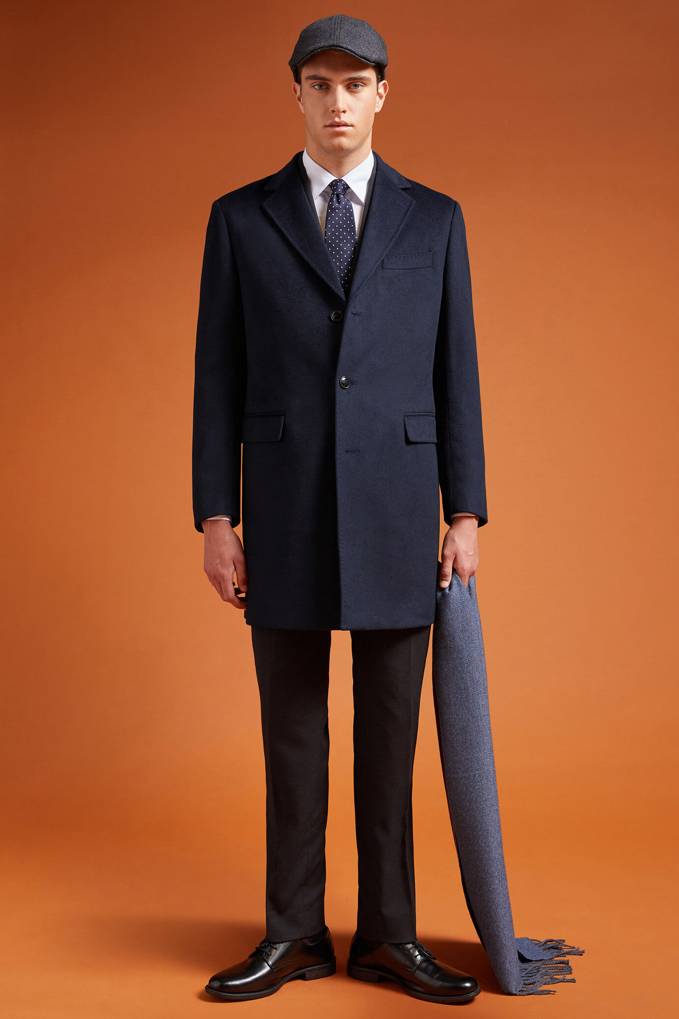 Men's regular fit single-breasted classic coat in a wool blend