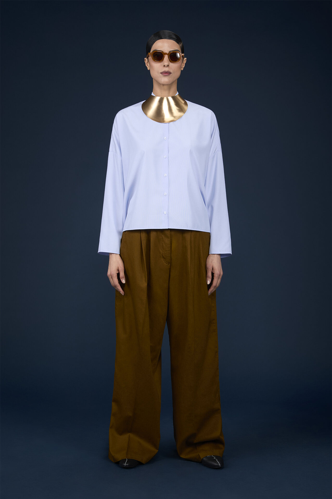 Camicia donna boxy a maniche lunghe in tessuto tinto filo a righe image number 1