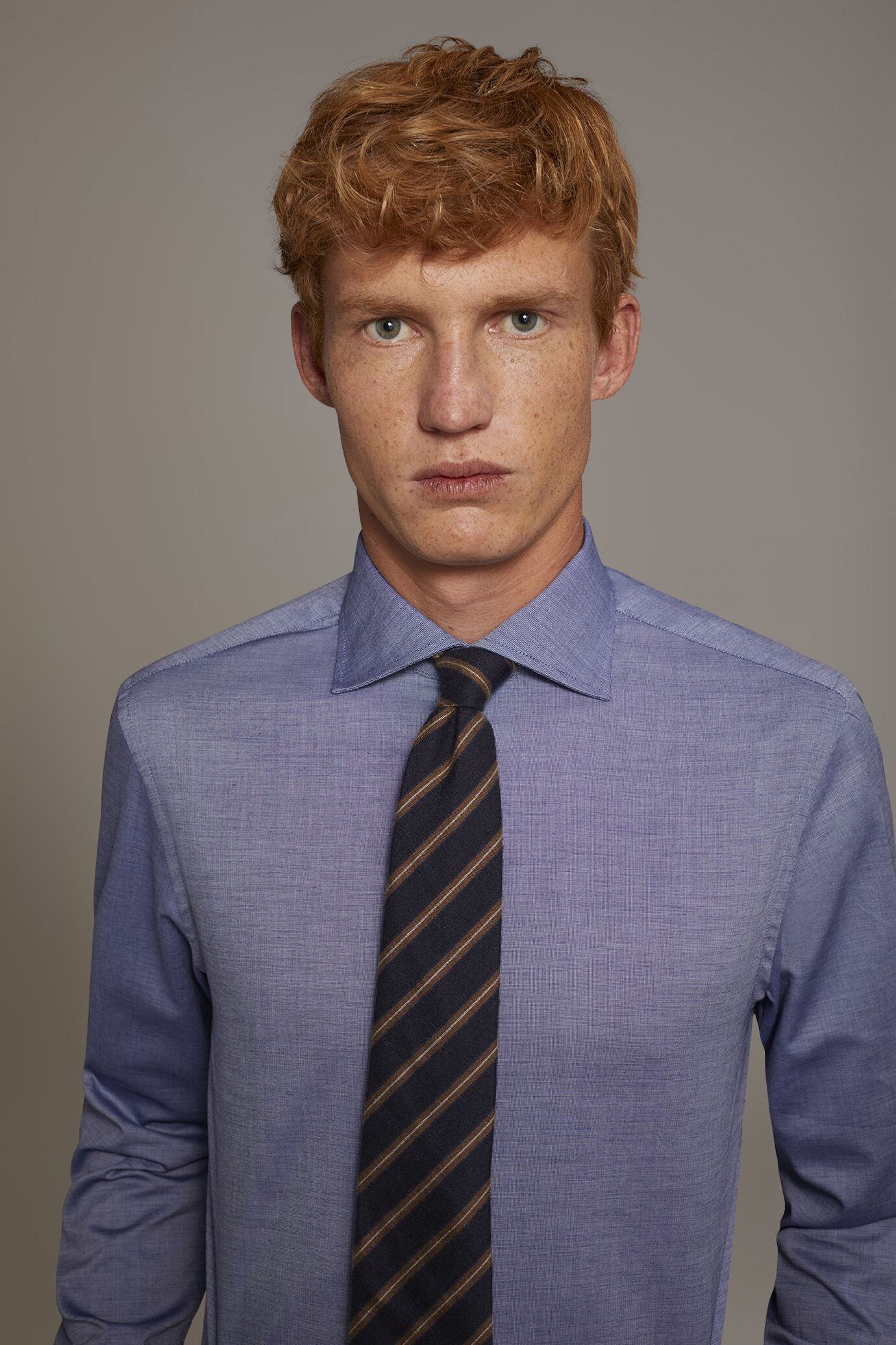 Classic shirt with french collar classic fit oxford yarn-dyed image number 1
