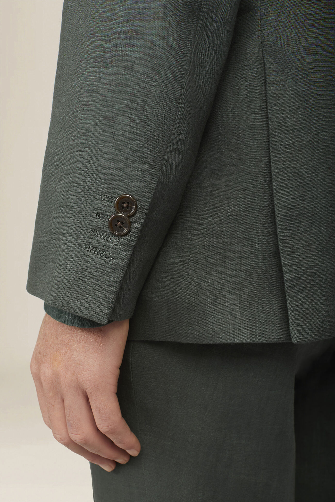 Single-breasted men's suit with flat front trousers, in 100% linen with a washed effect image number 3
