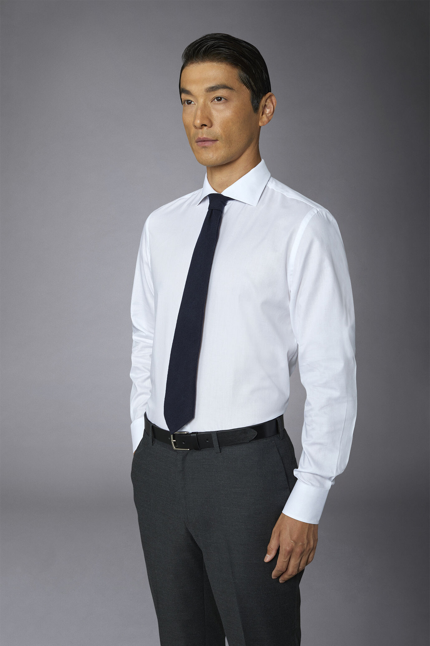 Chemise classique &agrave; col fran&ccedil;ais, coupe r&eacute;guli&egrave;re, tissu blind&eacute; image number 2