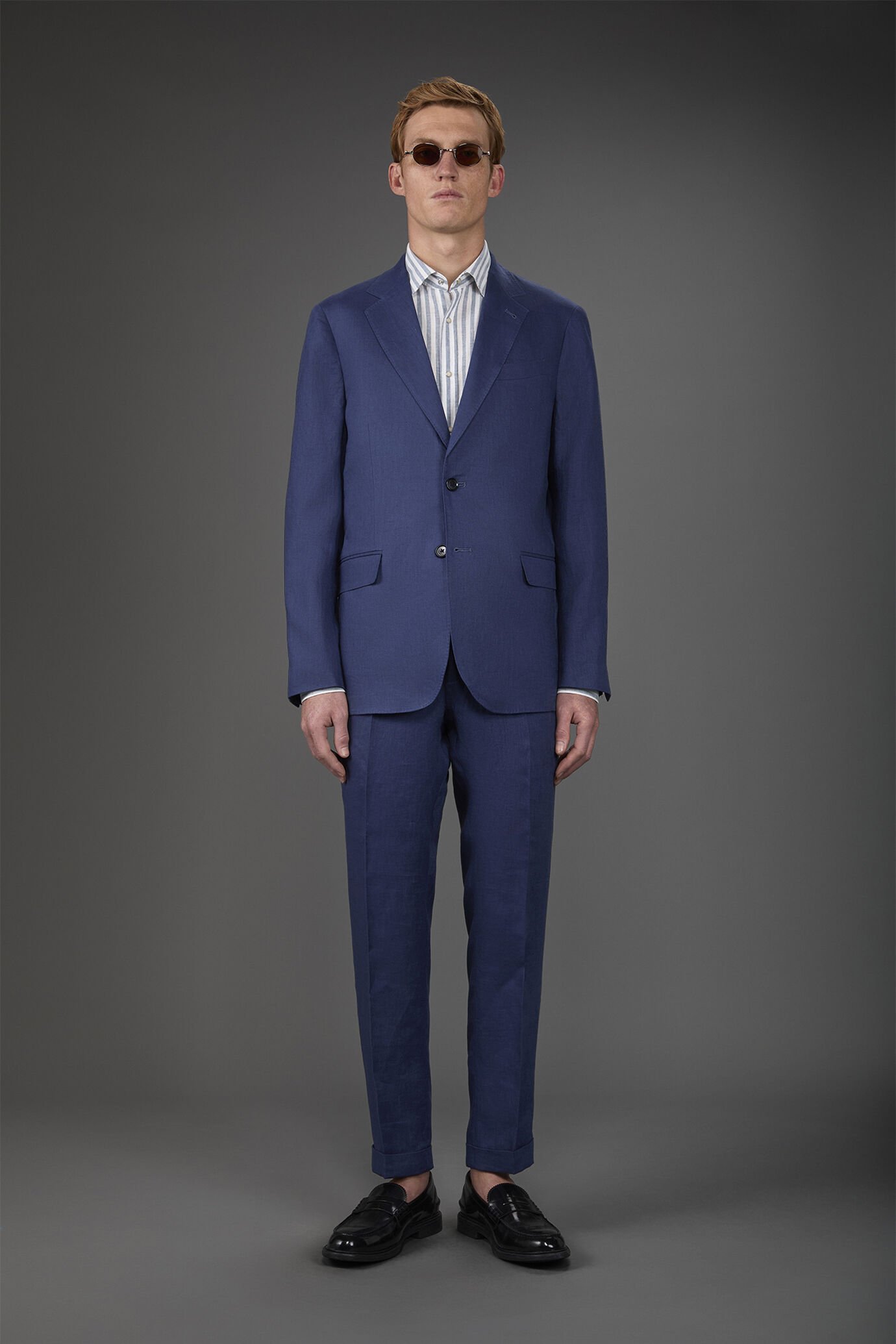 Single-breasted men's suit with flat front trousers, in 100% linen with a washed effect image number 0