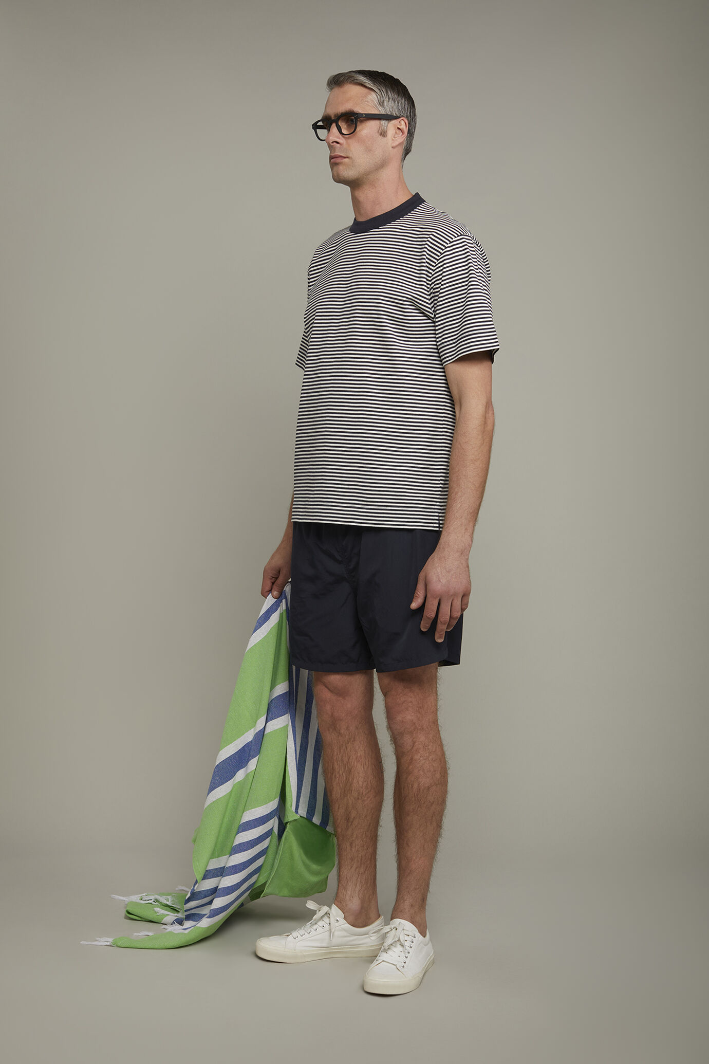 Einfarbige Herren-Badehose image number 1