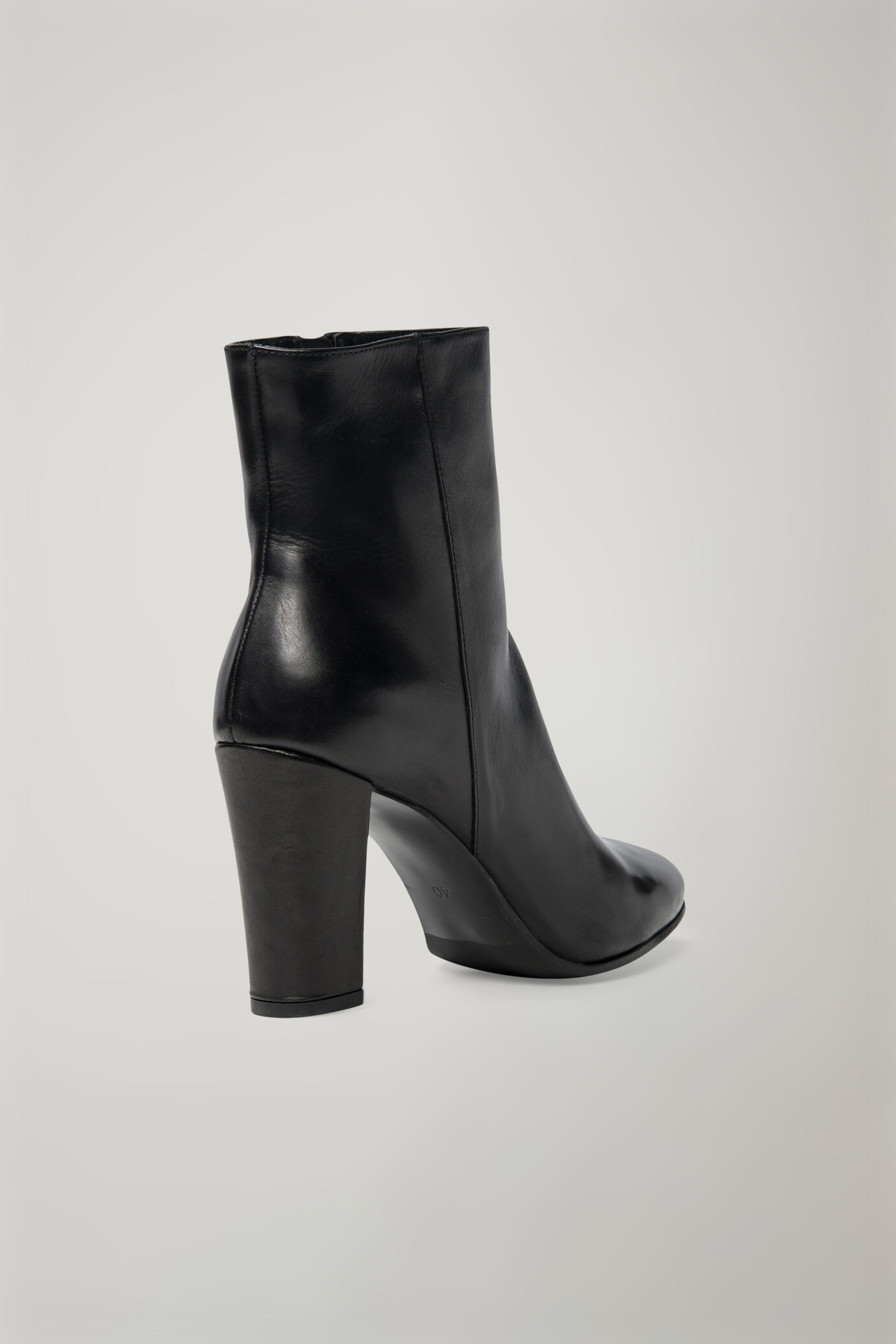 Women's truncated boot 100% leather image number 2
