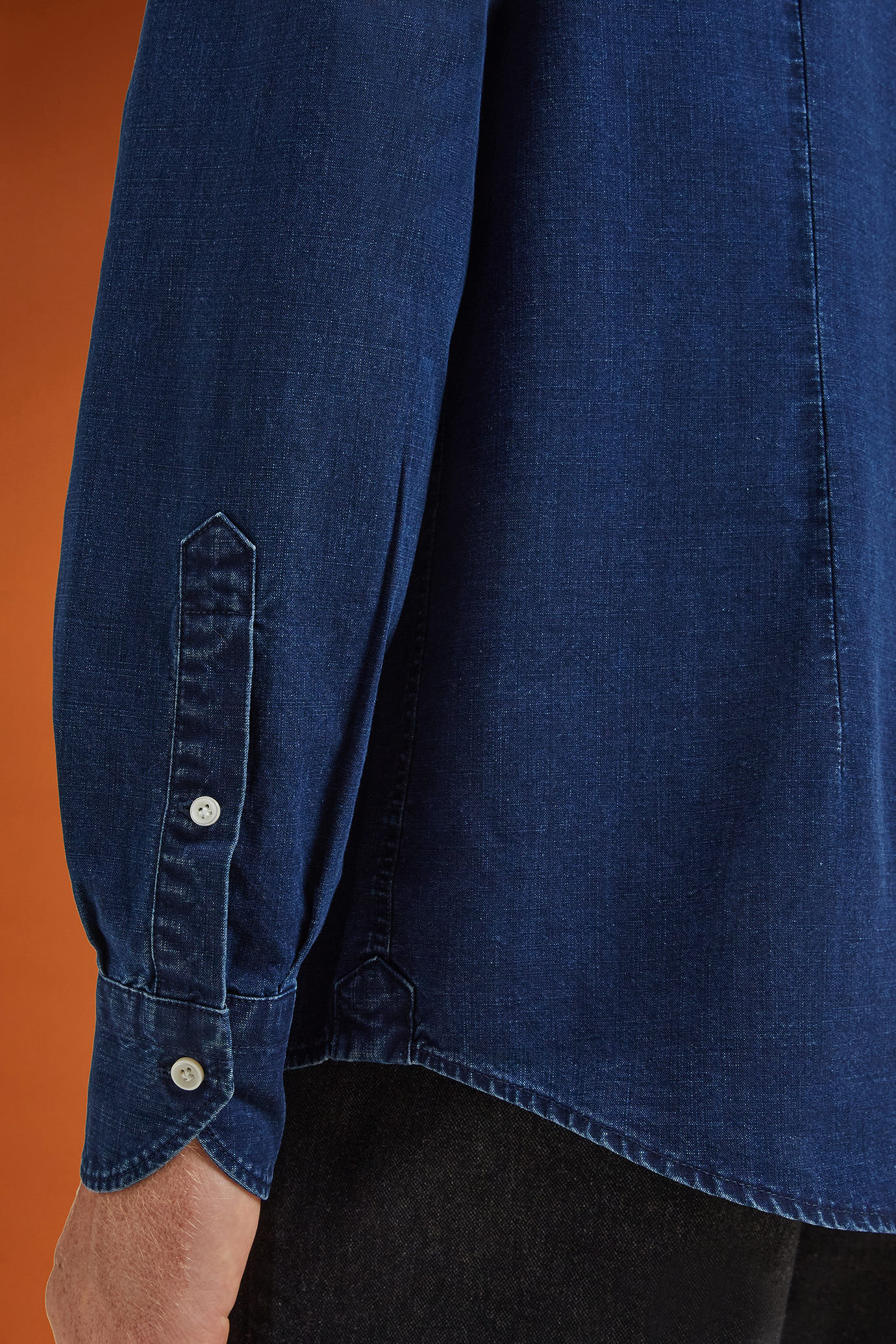 Camicia casual uomo collo classico 100% cotone tessuto in chambray lavato comfort fit image number 2