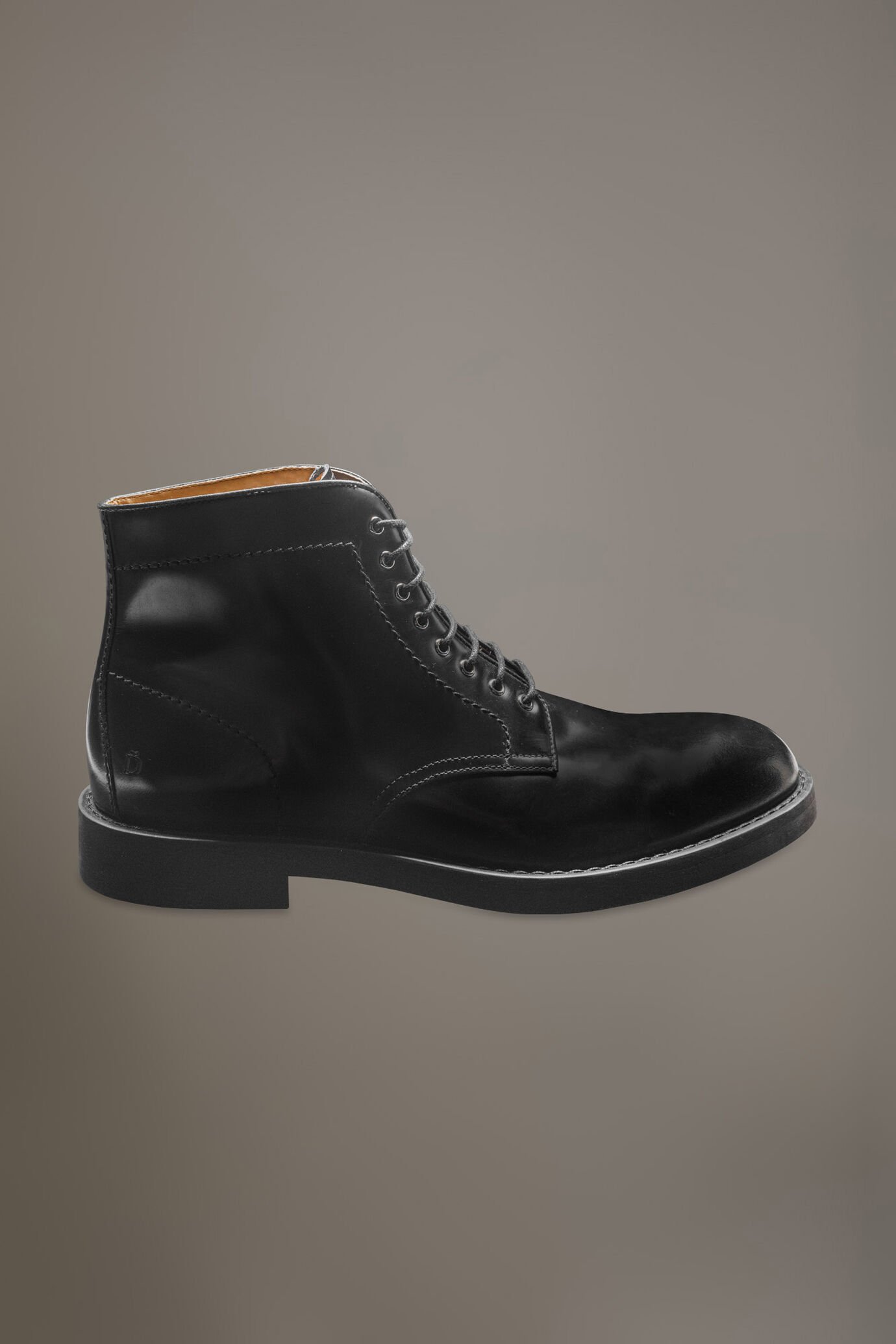 100% brushed leather boots with rubber sole image number 1