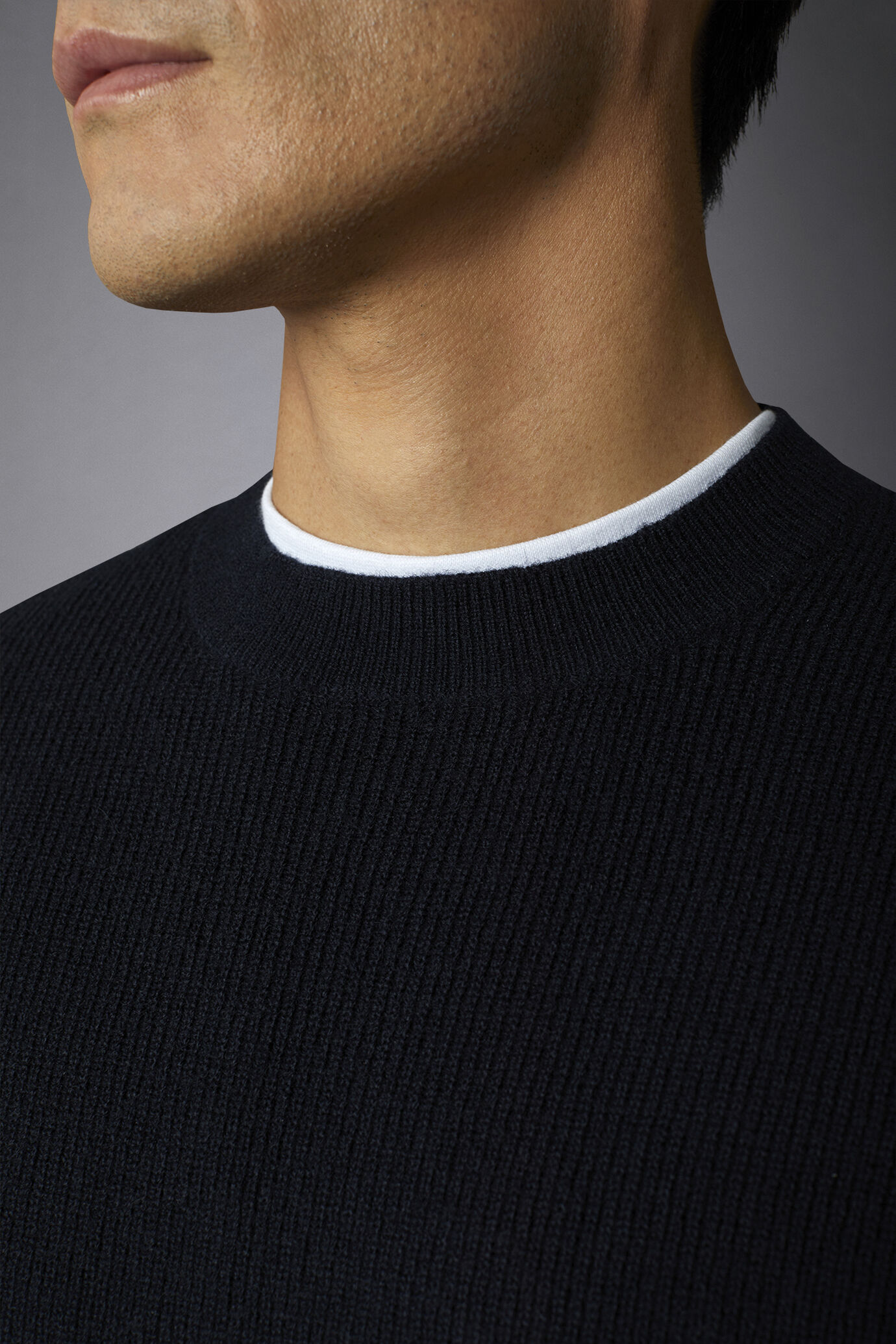 Maglia uomo girocollo con lavorazione a costa inglese regular fit image number 2
