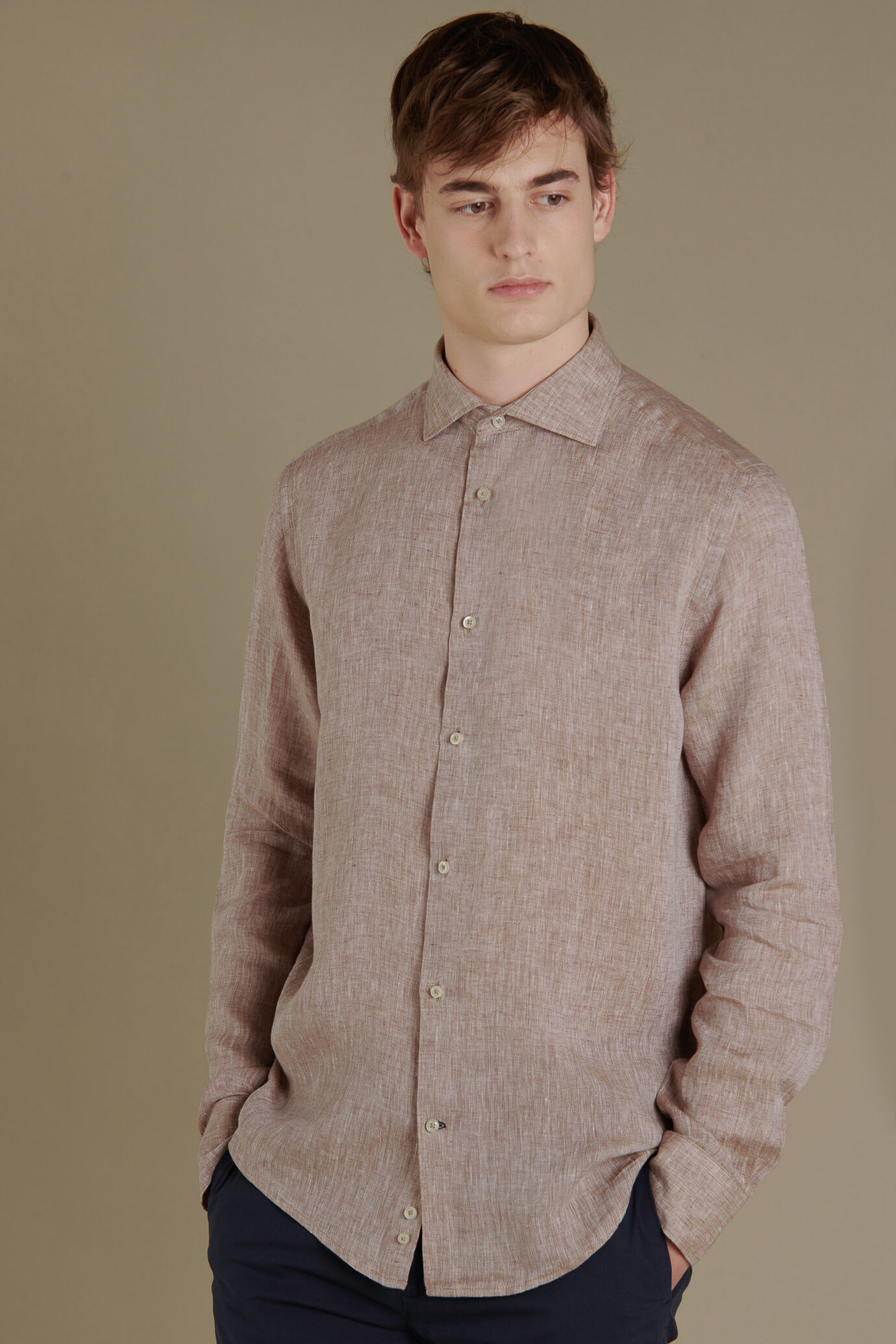 Camicia casual uomo collo francese 100% lino image number 0
