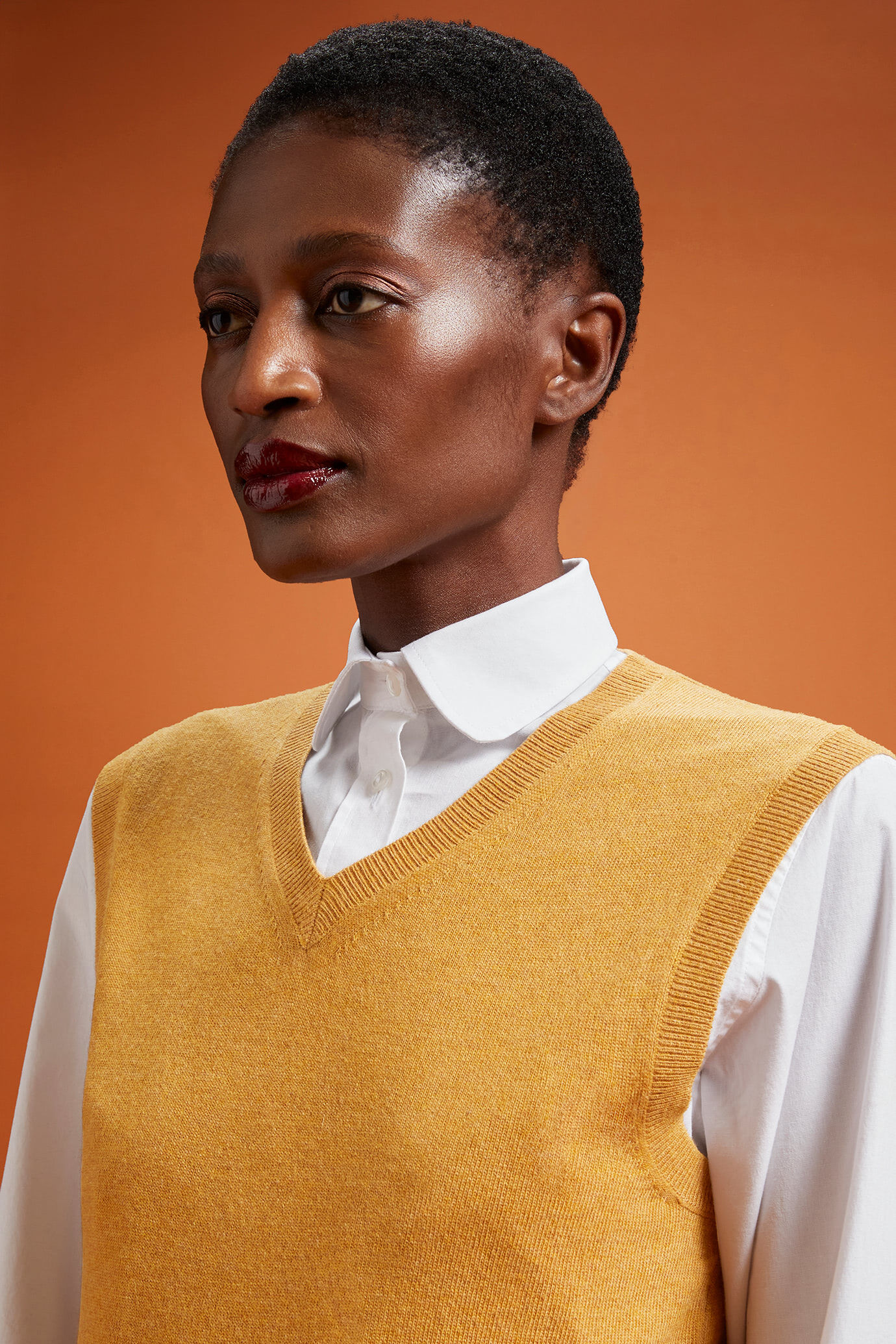 Gilet donna in maglia con scollo a v misto lana e cachemire regular fit image number 3