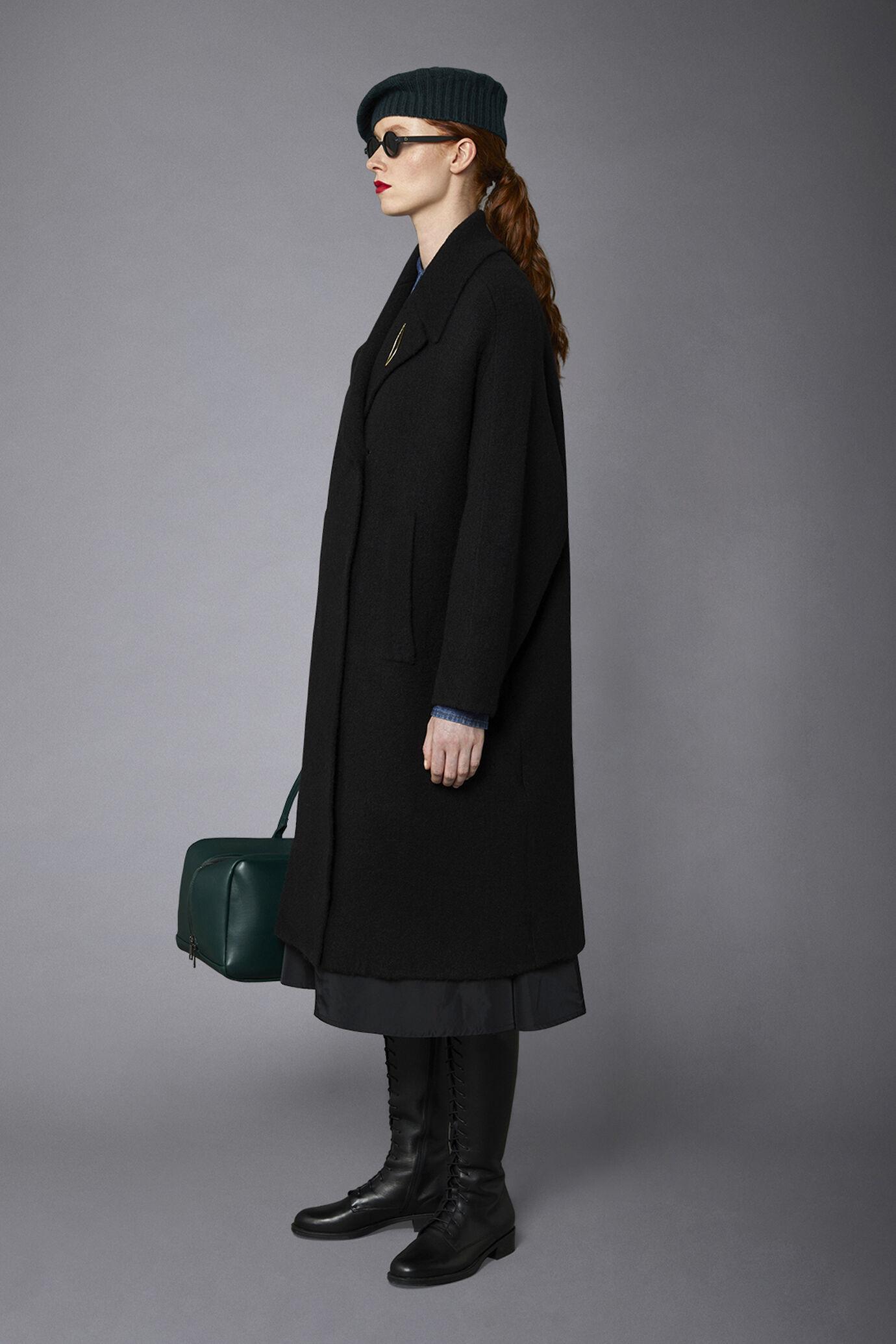 Women's oversized coat in soft wool-blend knit image number 1