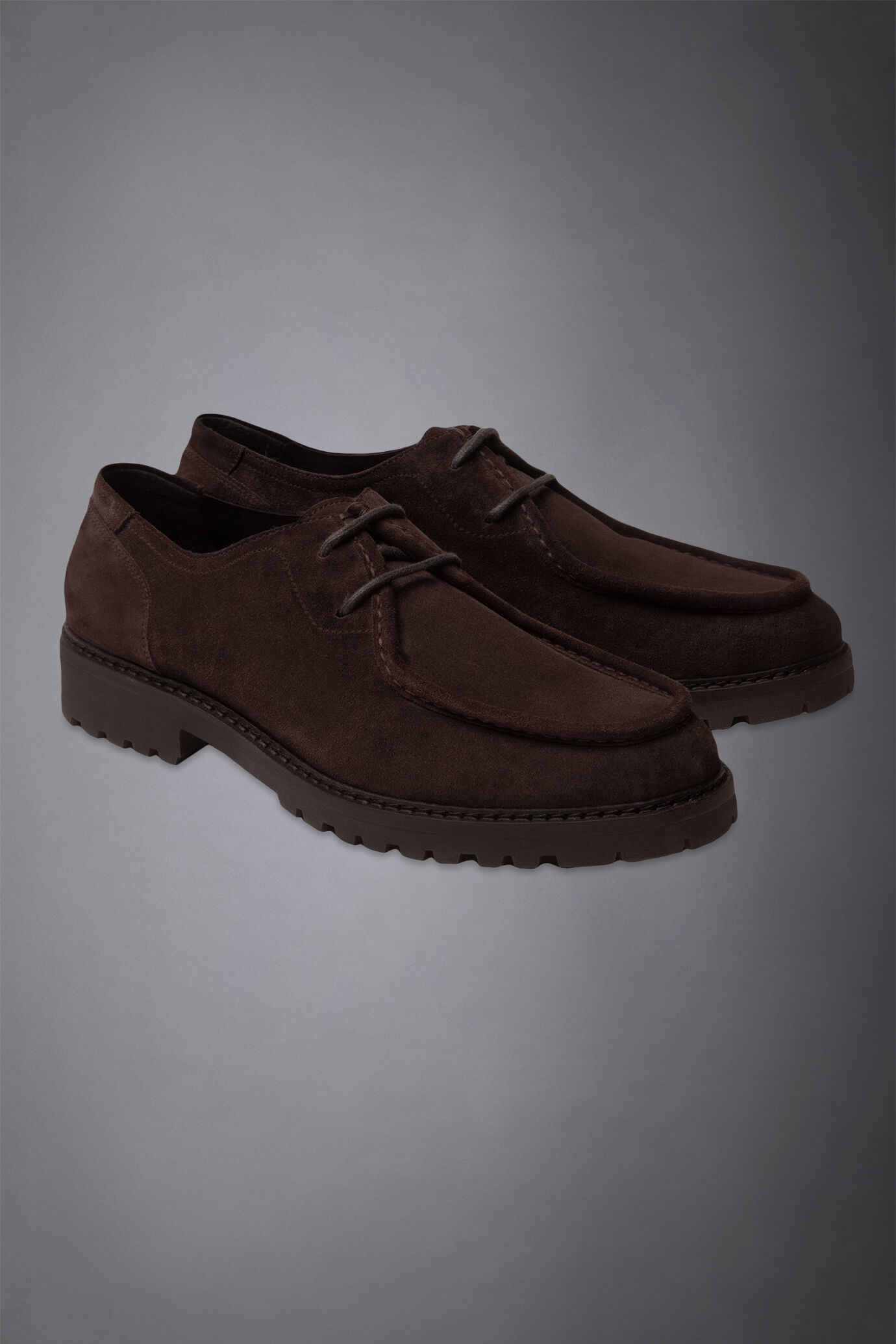 100% suede ranger shoe with rubber lug sole