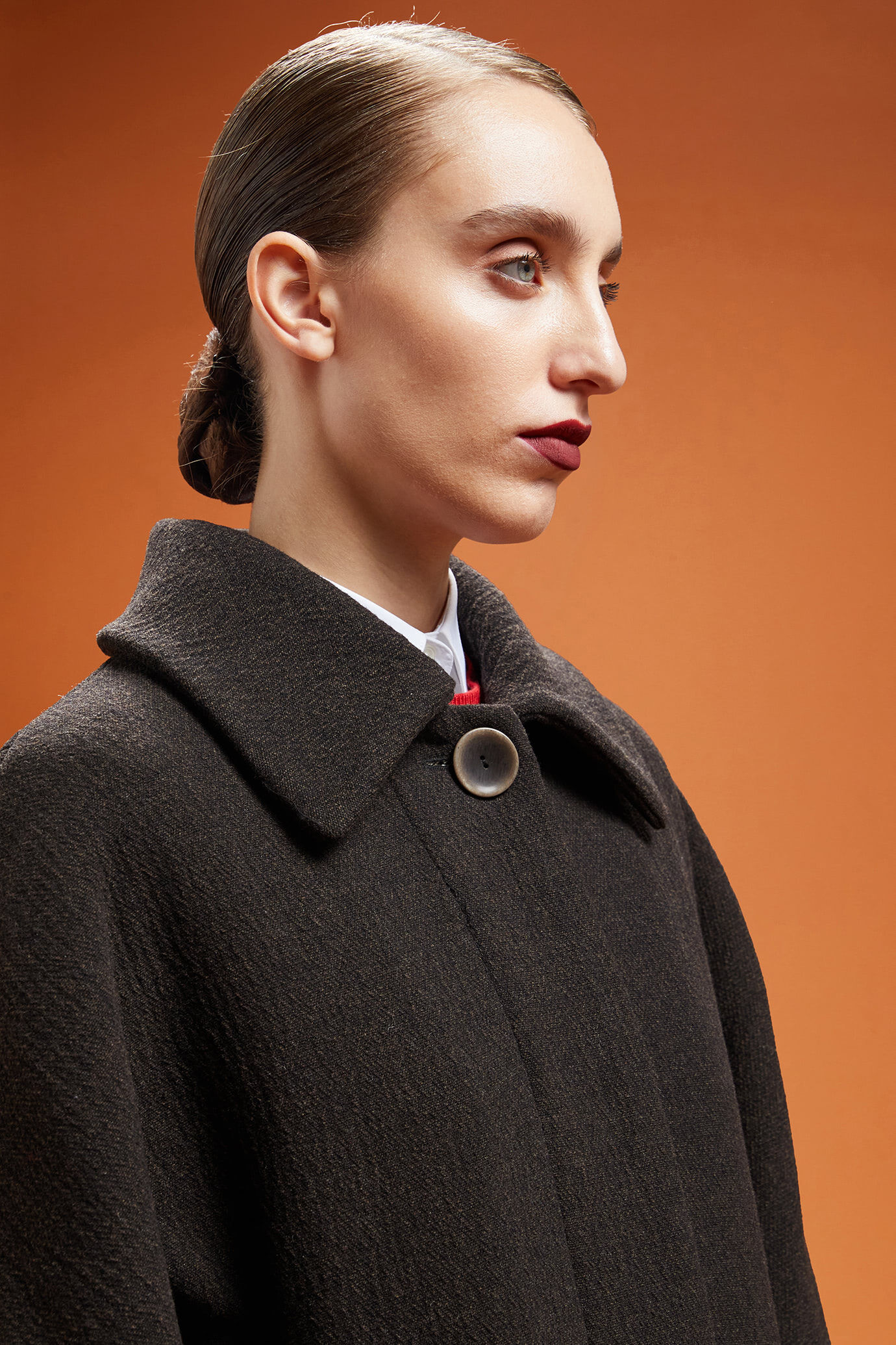 Langer Damenmantel aus Wollgemisch in Übergröße image number 3