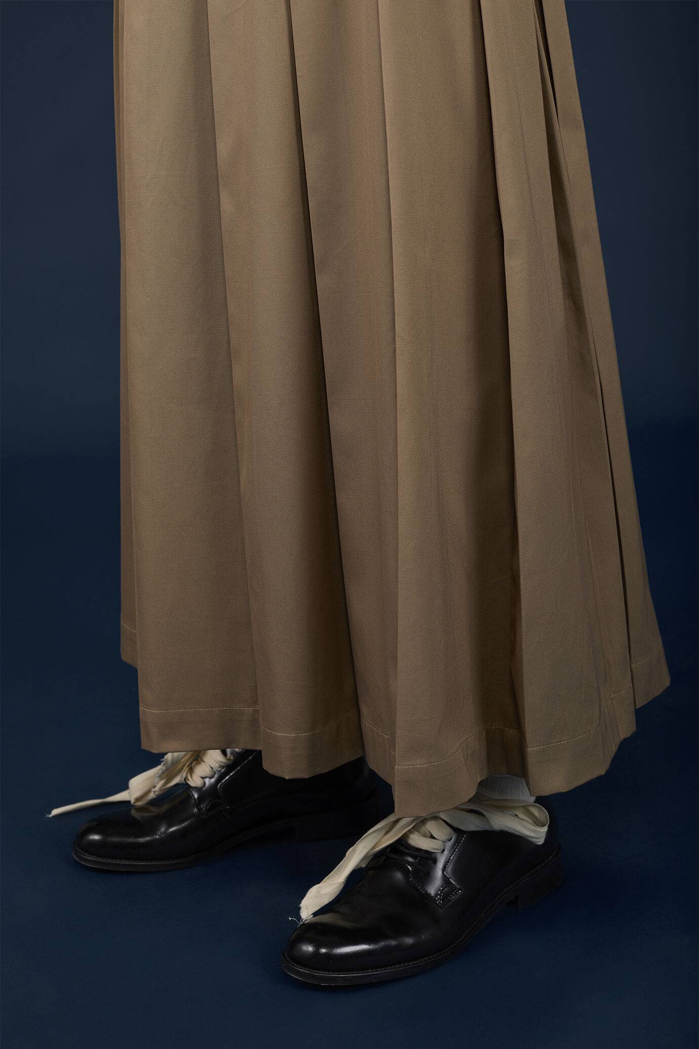 Long pleated skirt in linen and cotton blend with removable straps image number 2