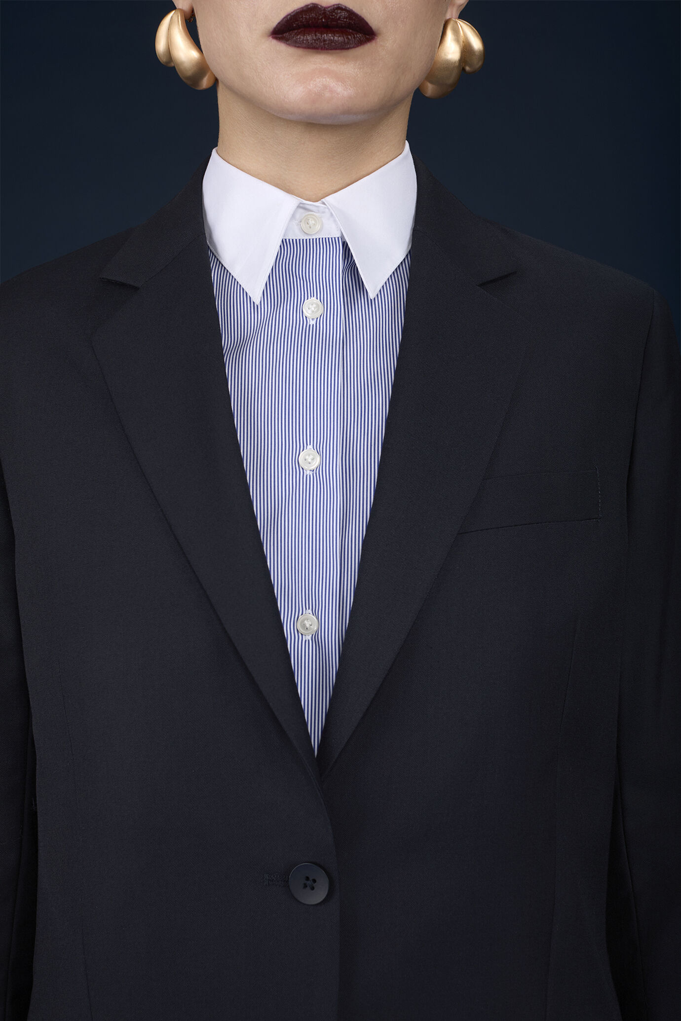 Veste femme à simple boutonnage, deux boutons, unie, coupe classique image number 2