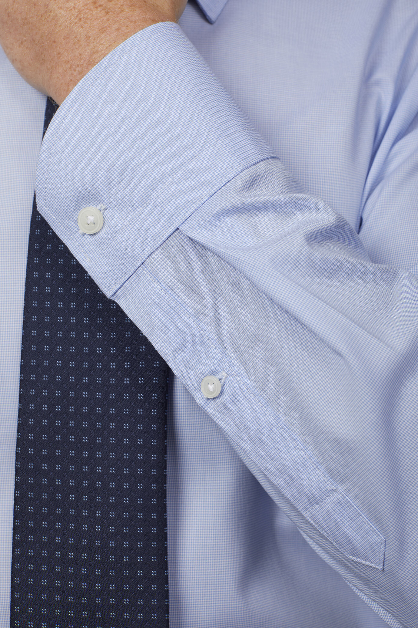 Chemise homme à col classique en tissu micro pied-de-poule 100 % coton coupe régulière image number 4