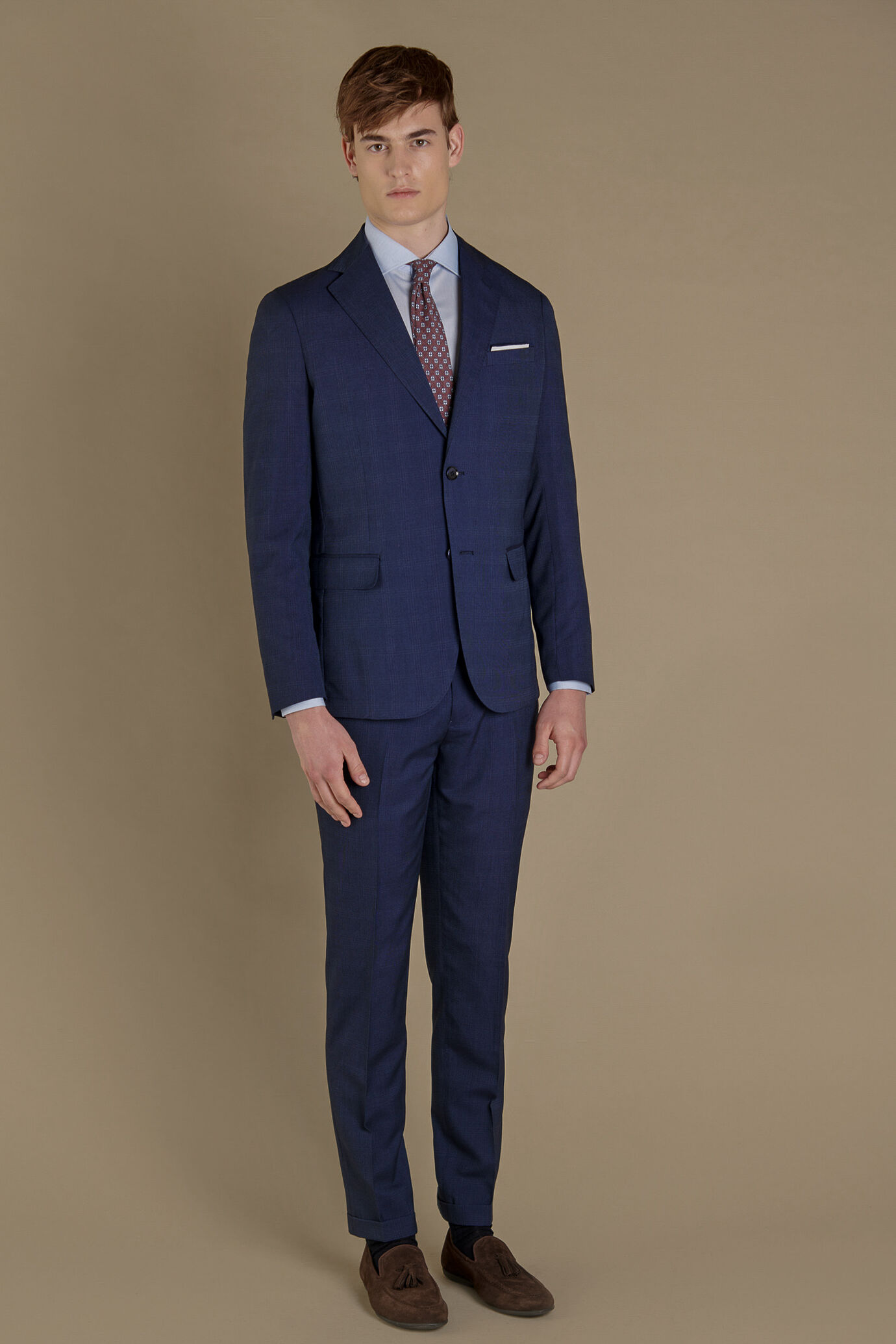 Single breasted suit with trousers with turn up image number 0