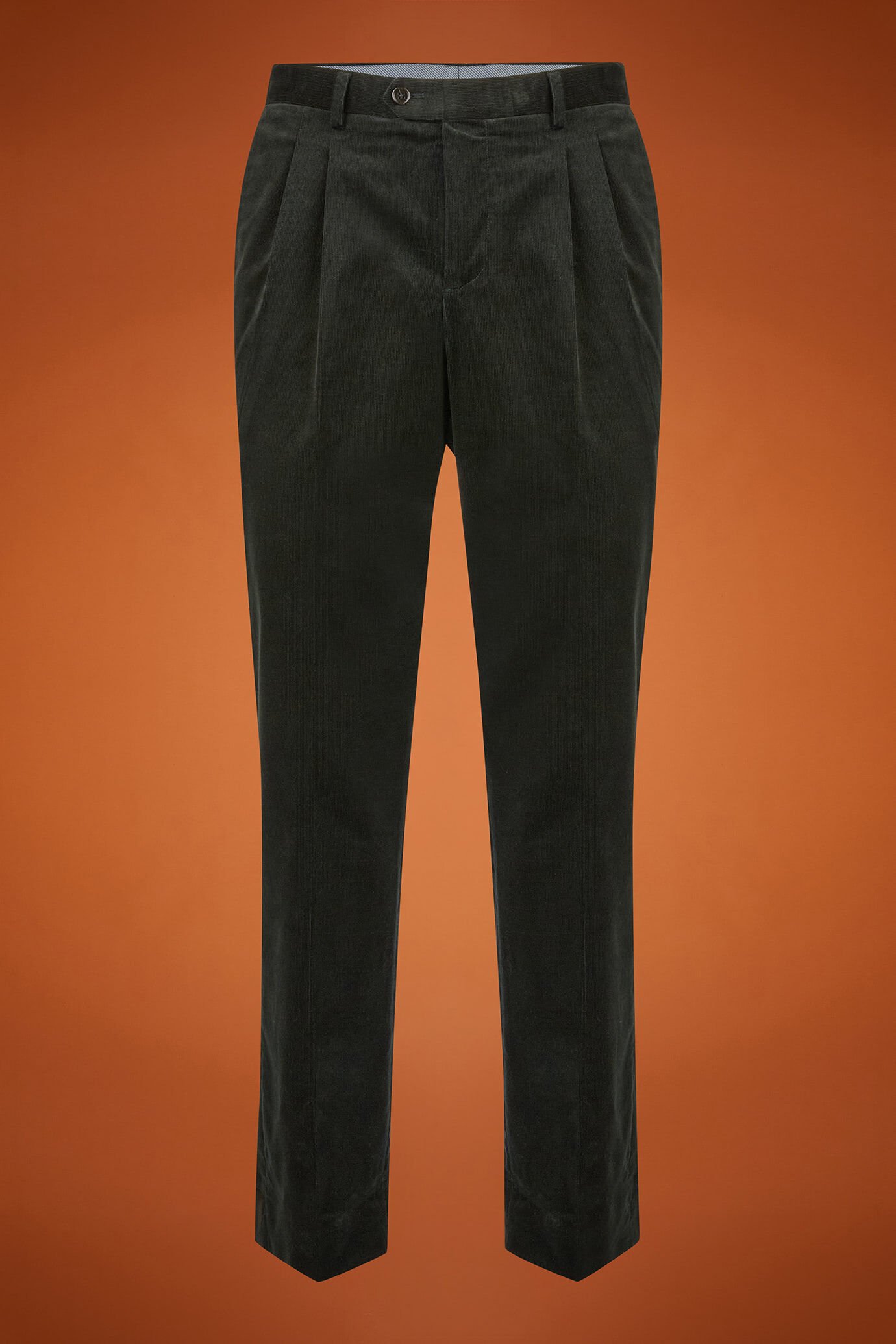Klassische Herrenhose mit doppelten Bundfalten aus Cordsamt in normaler Passform image number 4