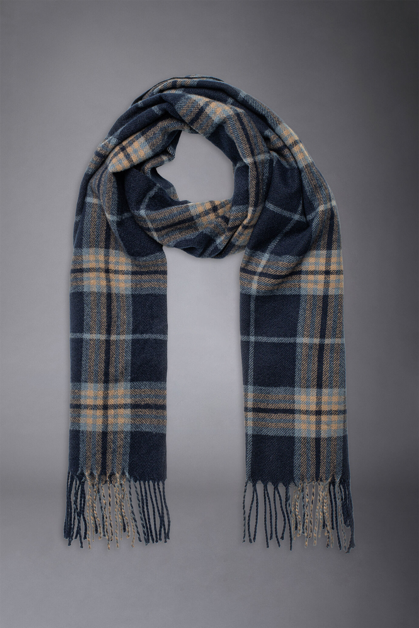 Men's tartan scarf
