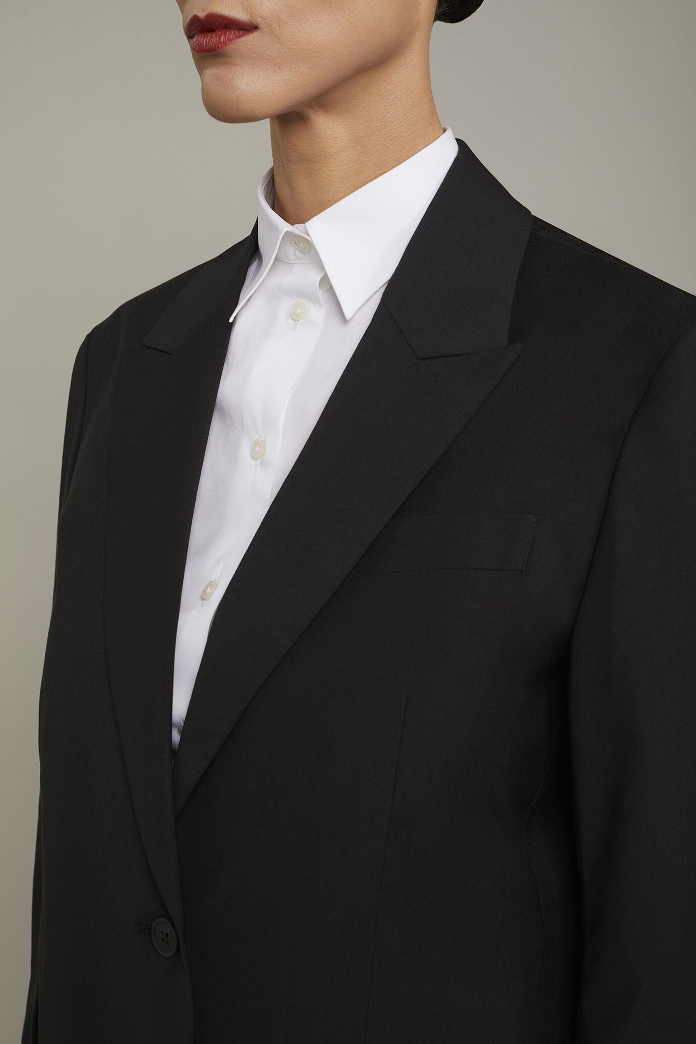 Einreihiger Damenblazer in normaler Passform image number 3