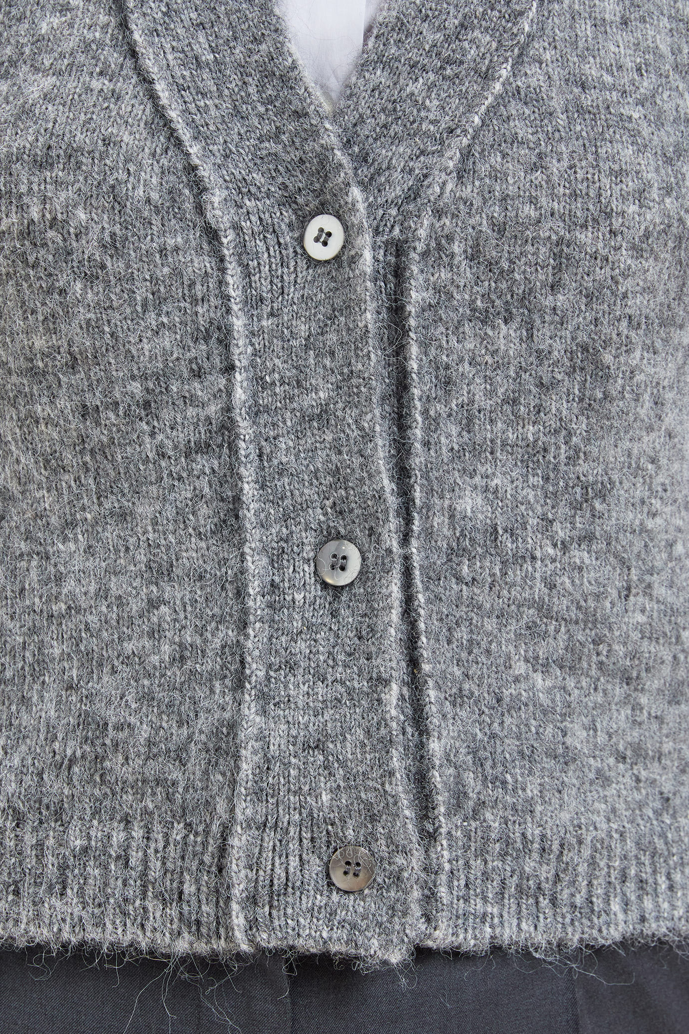 Gilet pour femme en maille, col en V, coupe classique image number 3