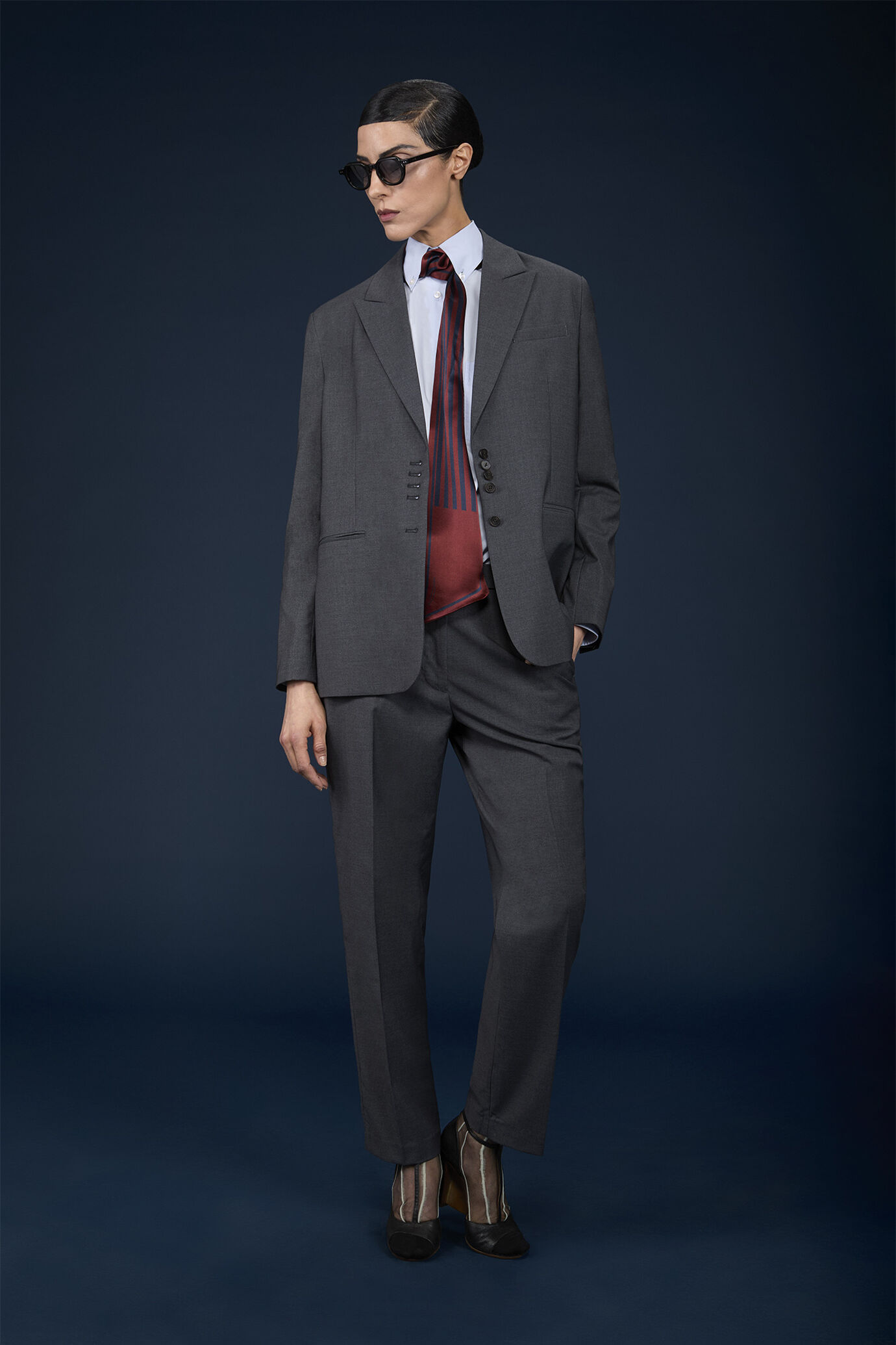 Women's formal single-breasted jacket with peak lapel image number 0