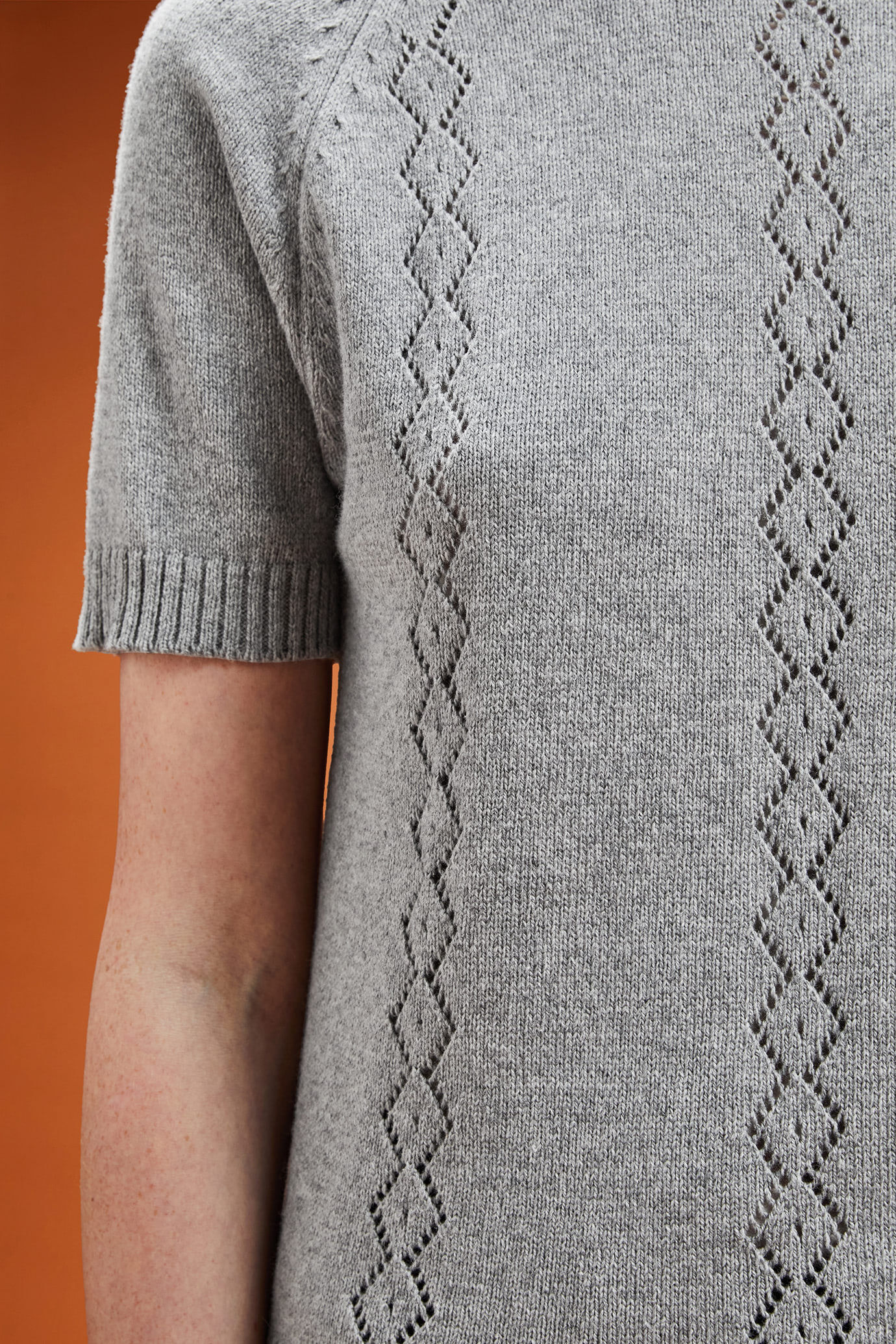 Damen-Pullover mit Rundhalsausschnitt und halblangen Ärmeln in normaler Passform image number 2