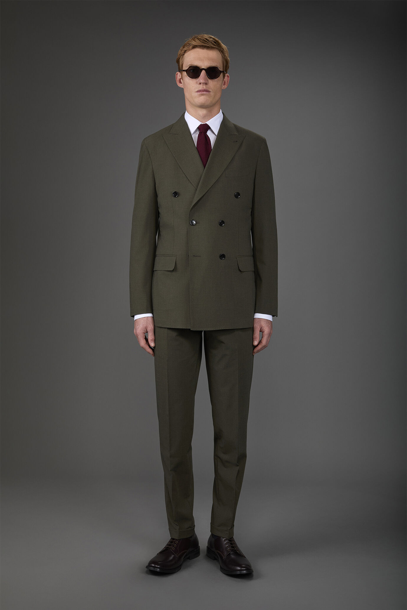 Costume à double boutonnage pour homme, avec pantalon à simple pli en tissu bi-stretch image number 0