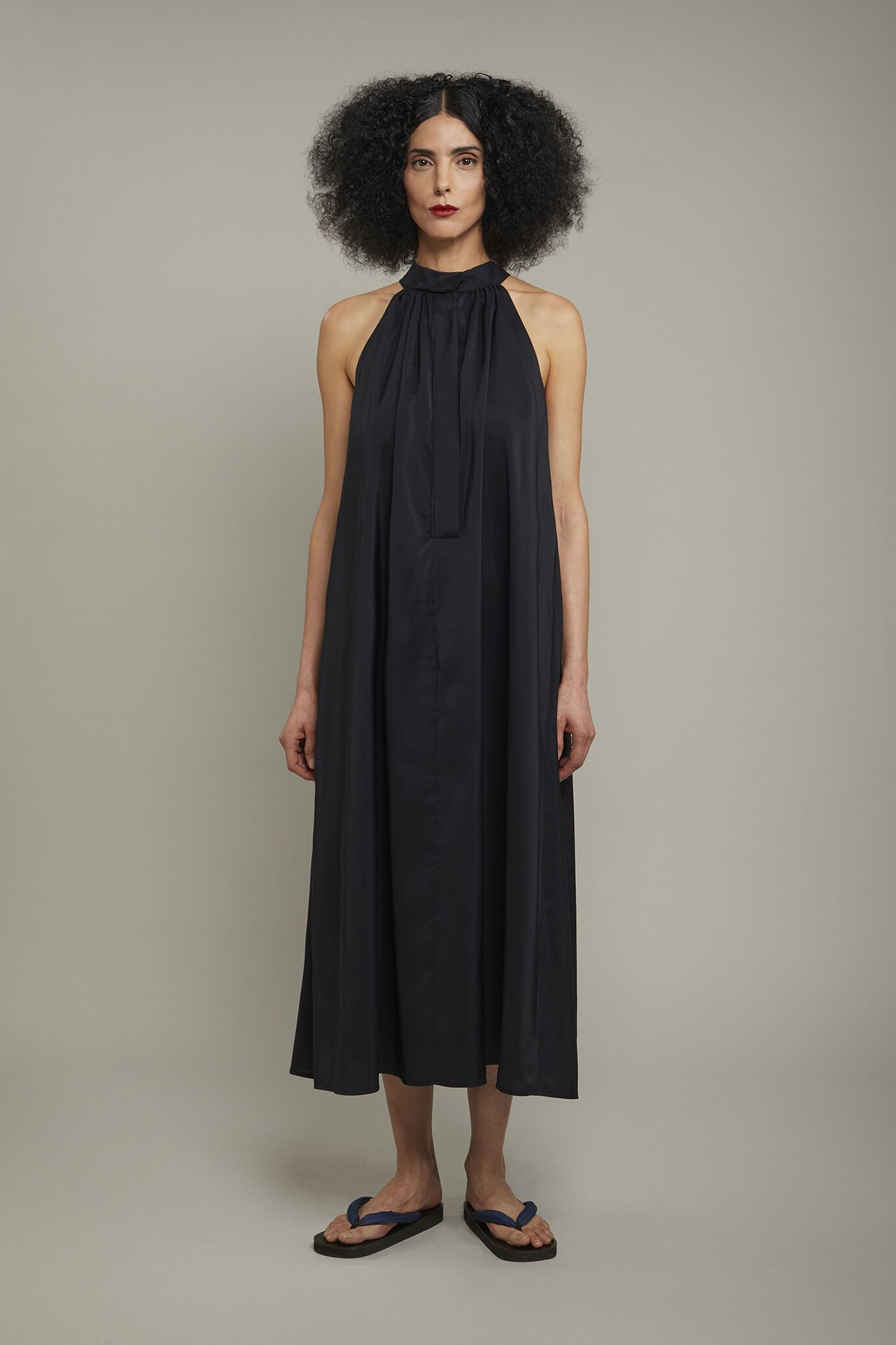 Damenkleid mit amerikanischem Ausschnitt in normaler Passform image number 2